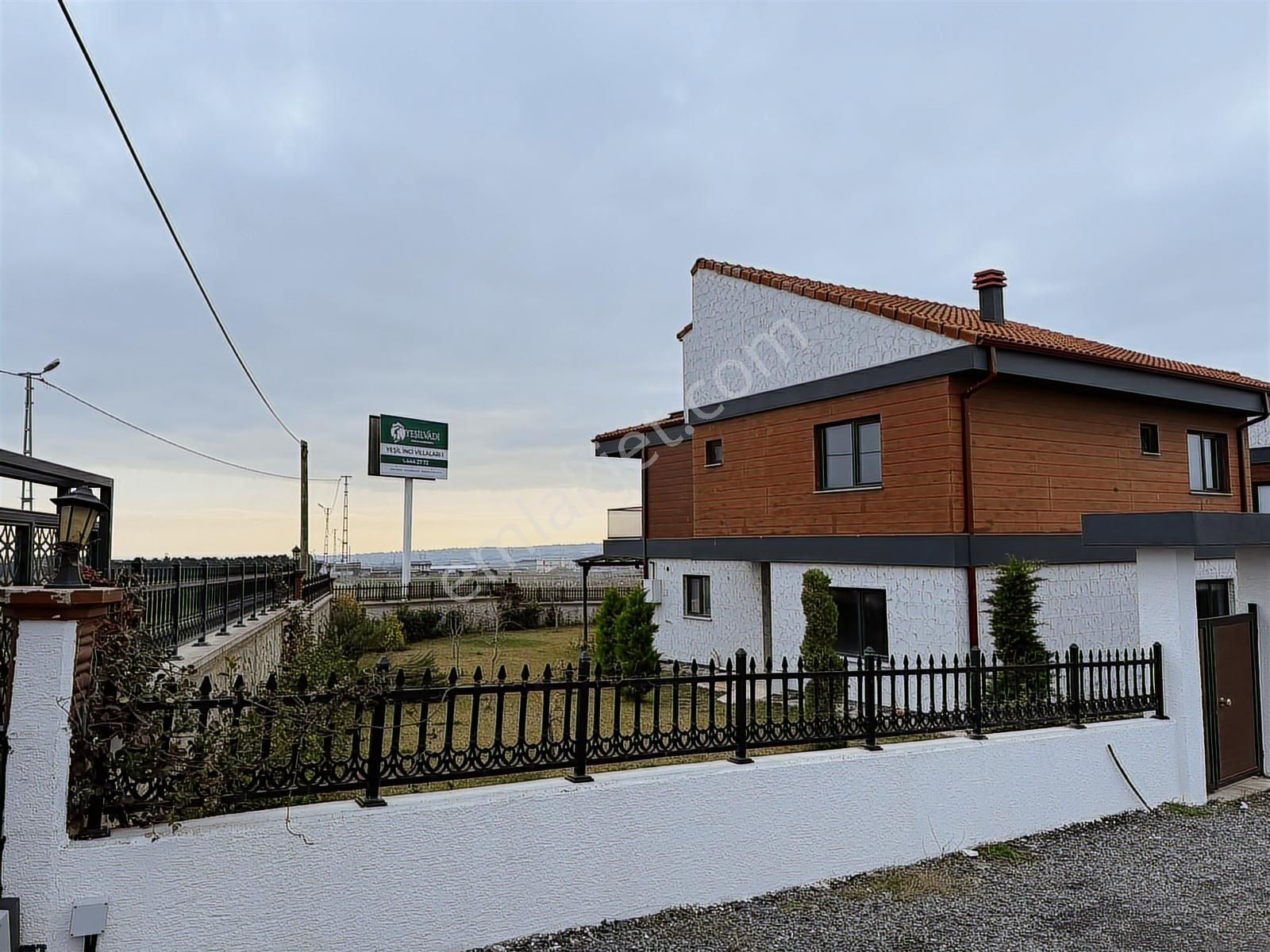 Silivri Ortaköy'de Site İçinde 2.5 Katlı Satılık Özel Villa - Görsel 16