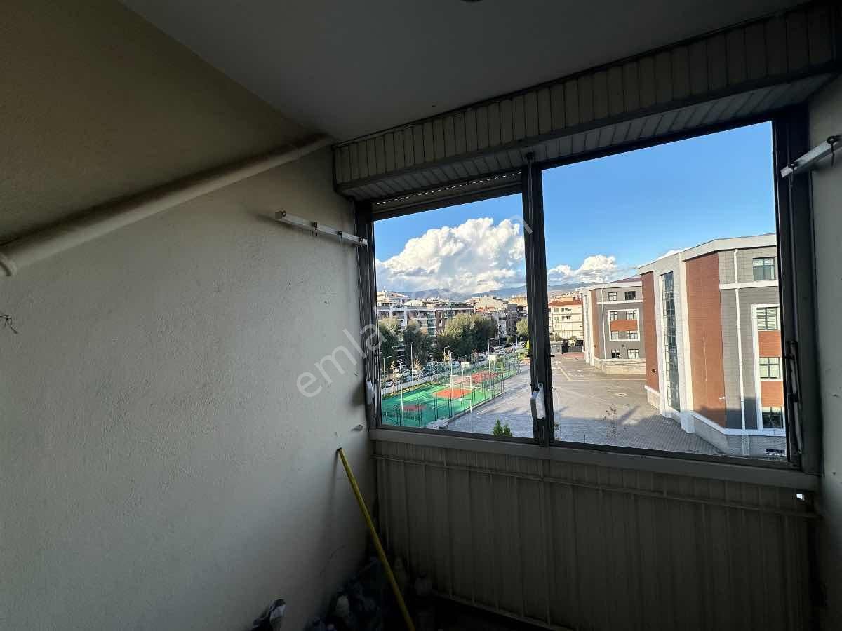 Bostanlı Merkezde | 4. Kat | 3 Balkonlu | Geniş Mutfaklı Kiralık Daire - Görsel 18