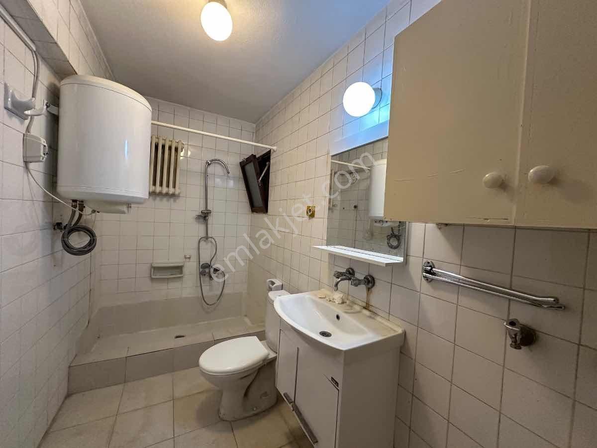 Bostanlı Merkezde | 4. Kat | 3 Balkonlu | Geniş Mutfaklı Kiralık Daire - Görsel 14