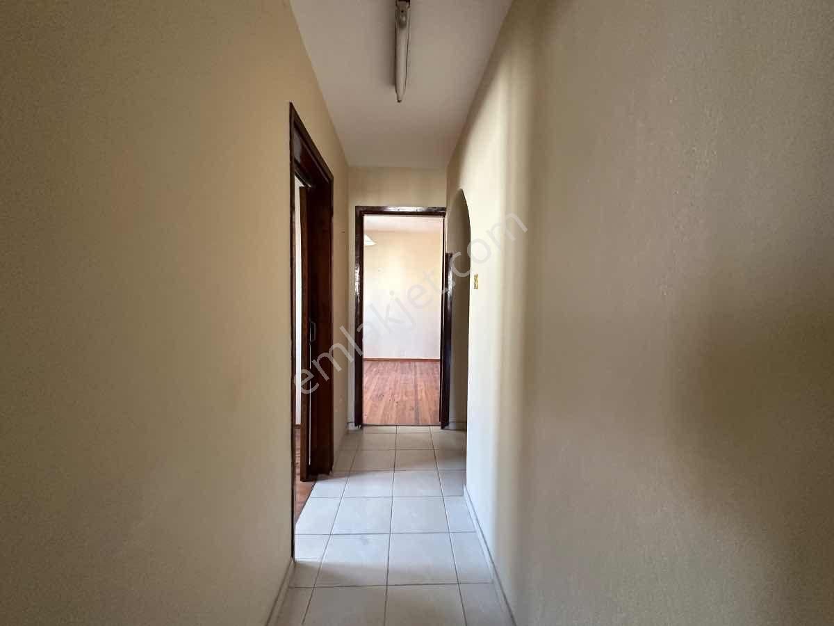 Bostanlı Merkezde | 4. Kat | 3 Balkonlu | Geniş Mutfaklı Kiralık Daire - Görsel 11