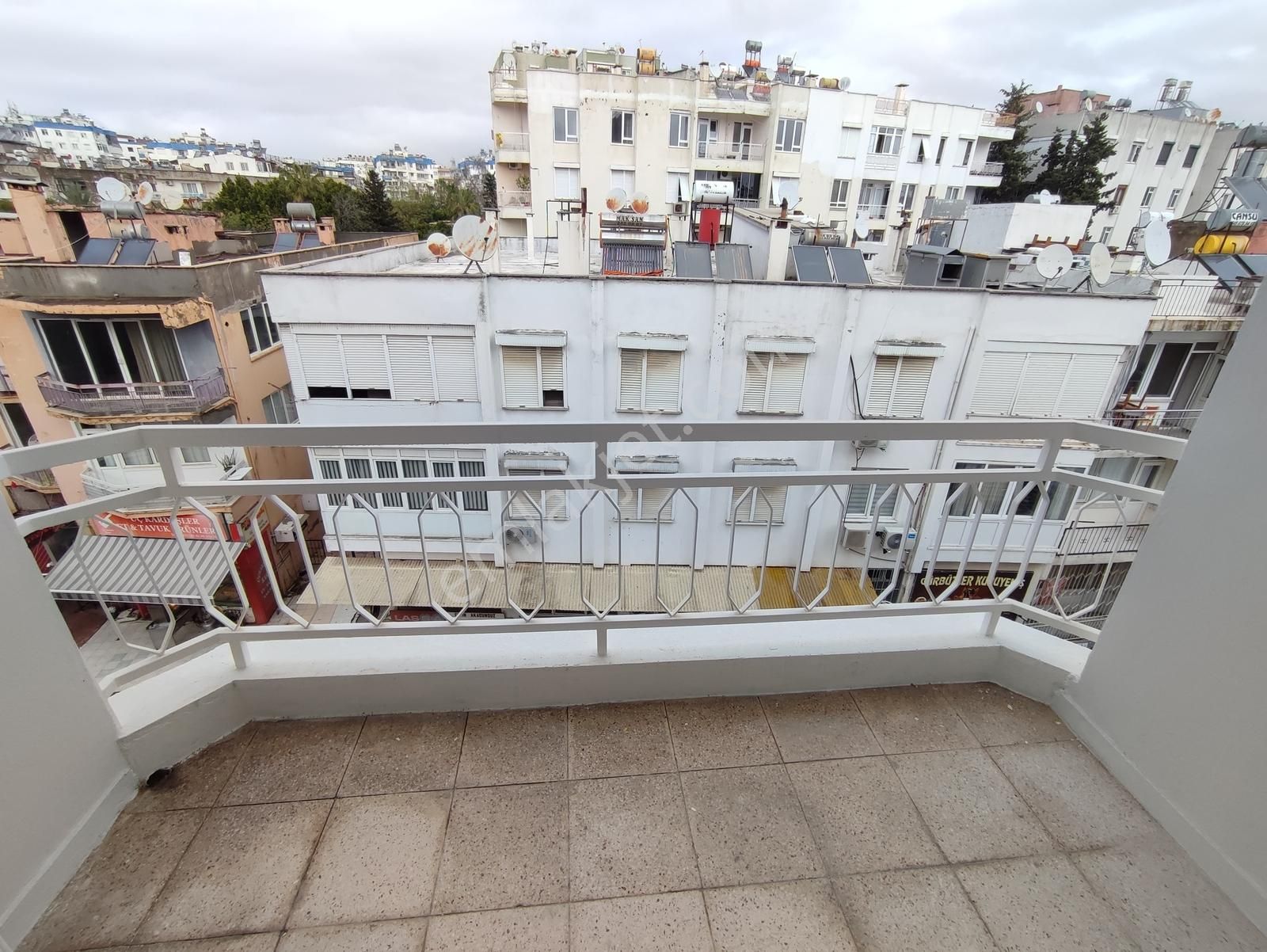 Kışla Mh'de Tam Merkezde Çok Geniş 2+1 Kiralık Daire - Görsel 15