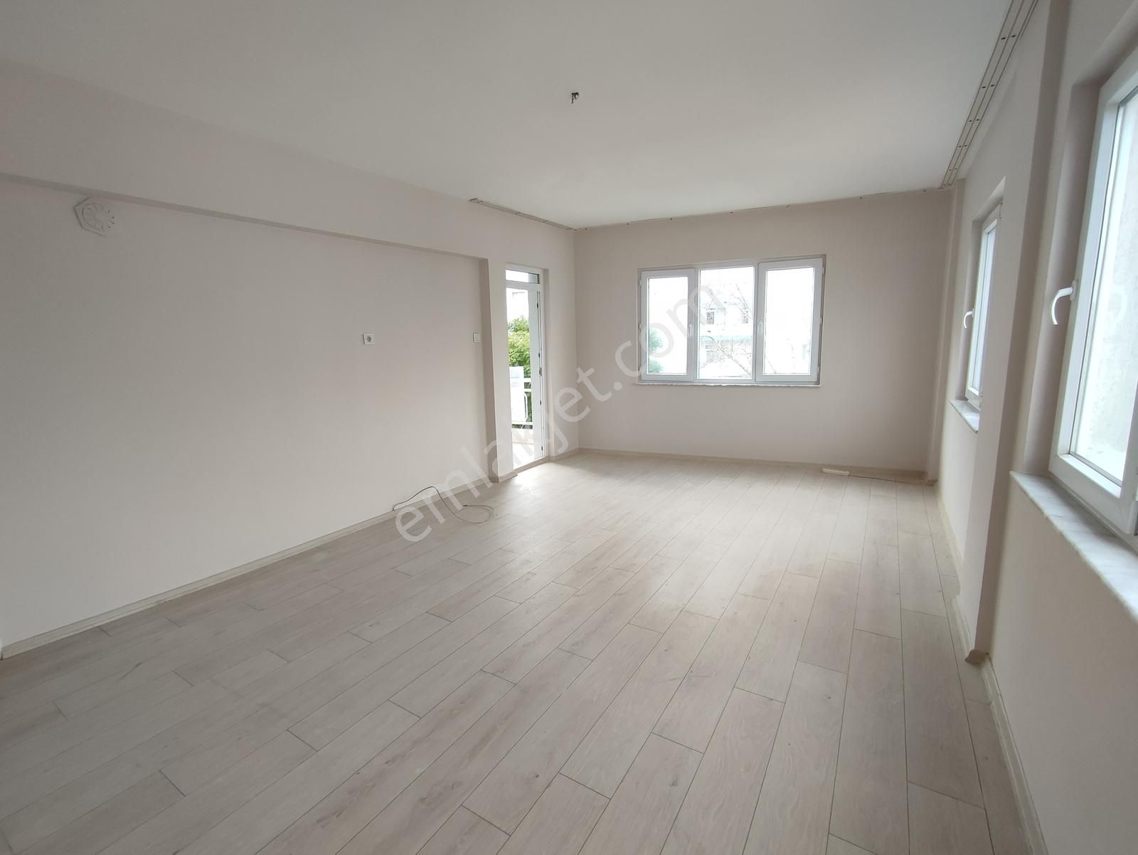 Kışla Mh'de Tam Merkezde Çok Geniş 2+1 Kiralık Daire - Görsel 11