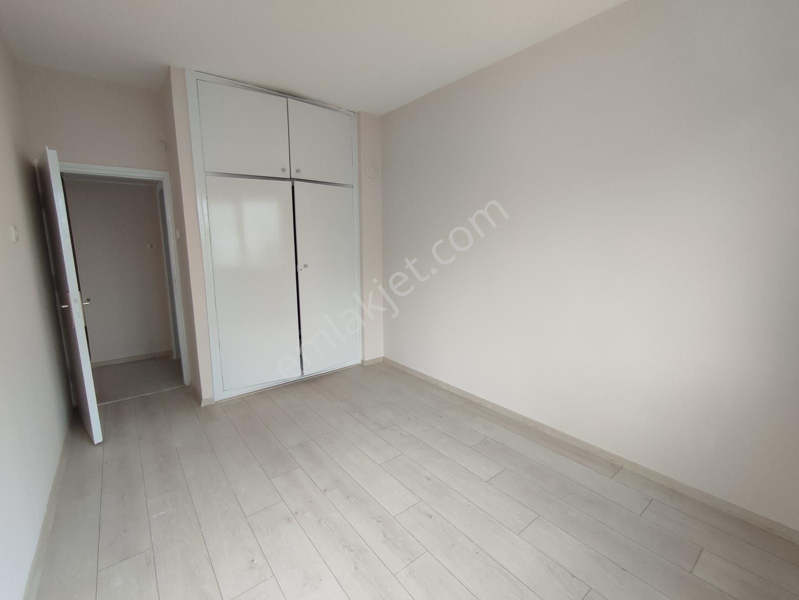 Kışla Mh'de Tam Merkezde Çok Geniş 2+1 Kiralık Daire - Görsel 13