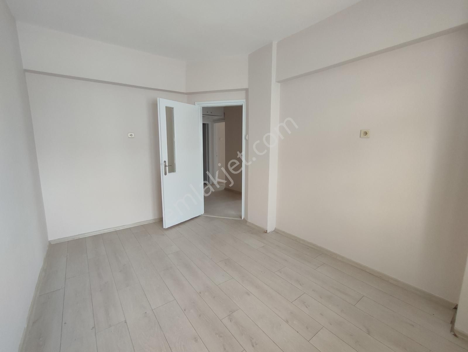 Kışla Mh'de Tam Merkezde Çok Geniş 2+1 Kiralık Daire - Görsel 9