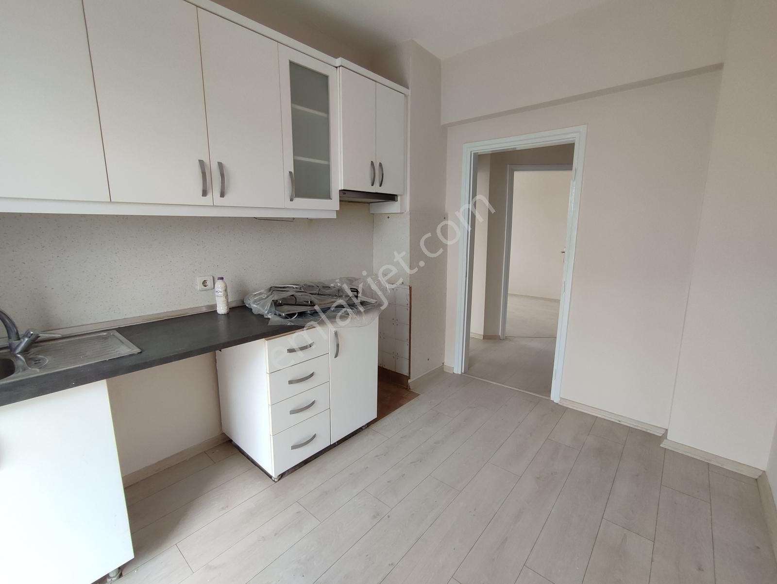 Kışla Mh'de Tam Merkezde Çok Geniş 2+1 Kiralık Daire - Görsel 6