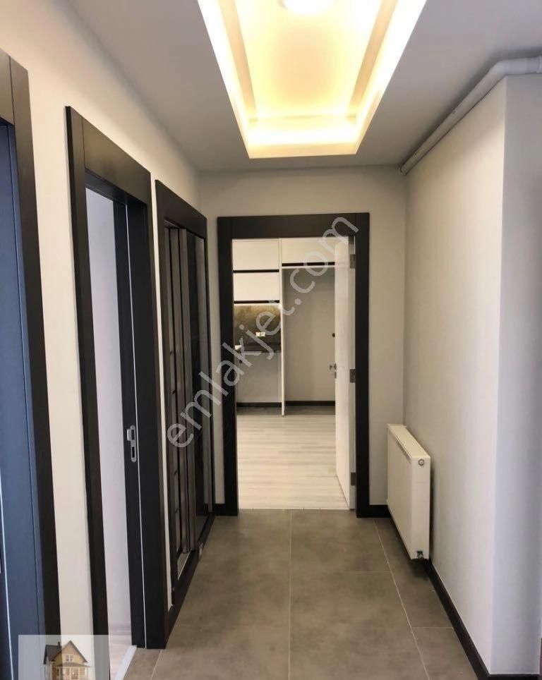 Üçyol Metroya 2 Dk Yürmü Mesafesinde Yakını Yeni Bina 2+1 80 M2 Otoparklı Daire - Görsel 3
