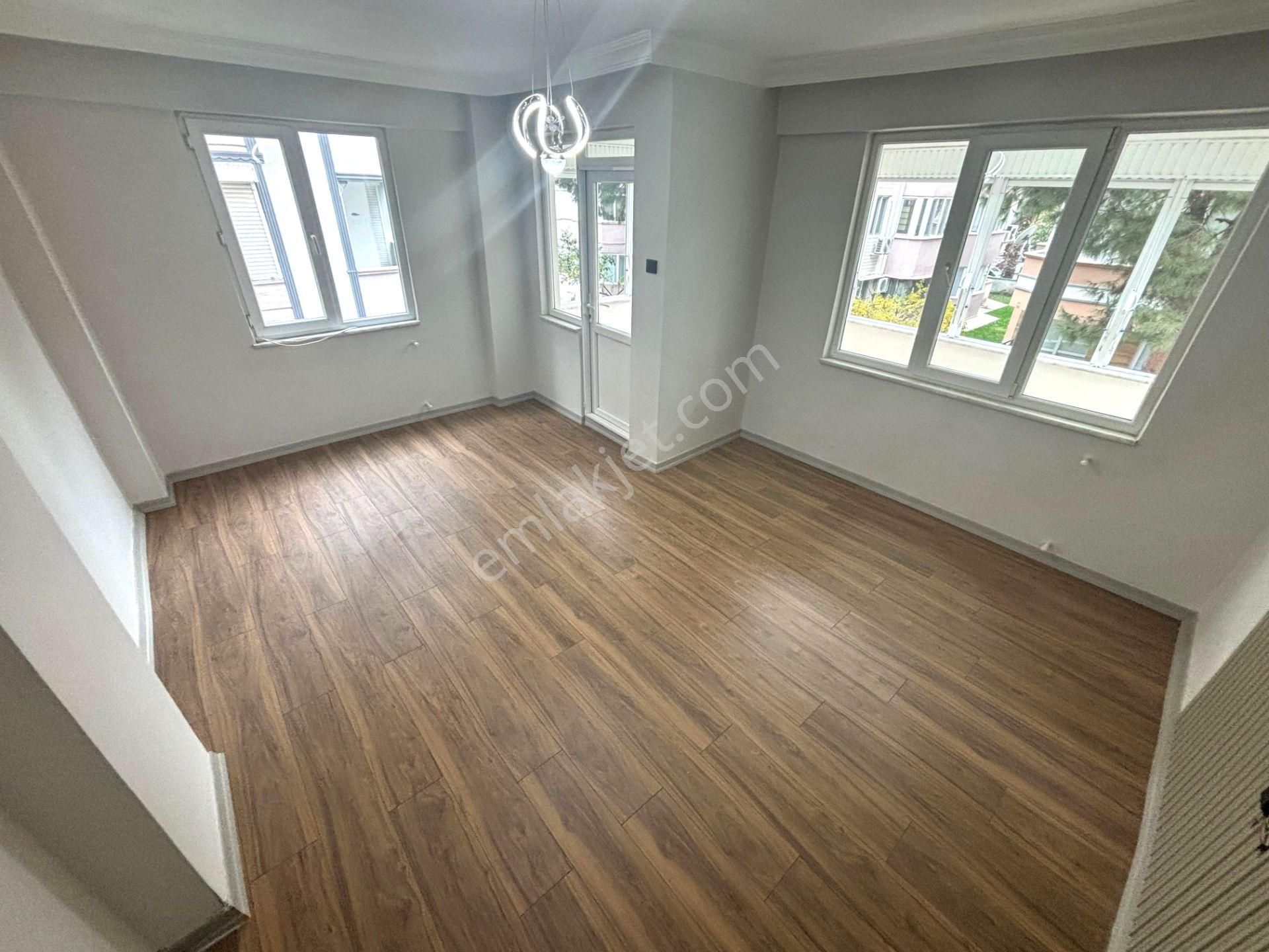 𝄞melodi'den Akçay Merkez'de Çift Cephe Ara Kat Ayrı Mutfaklı Tasarım Harikası 2+1 Daire - Görsel 8