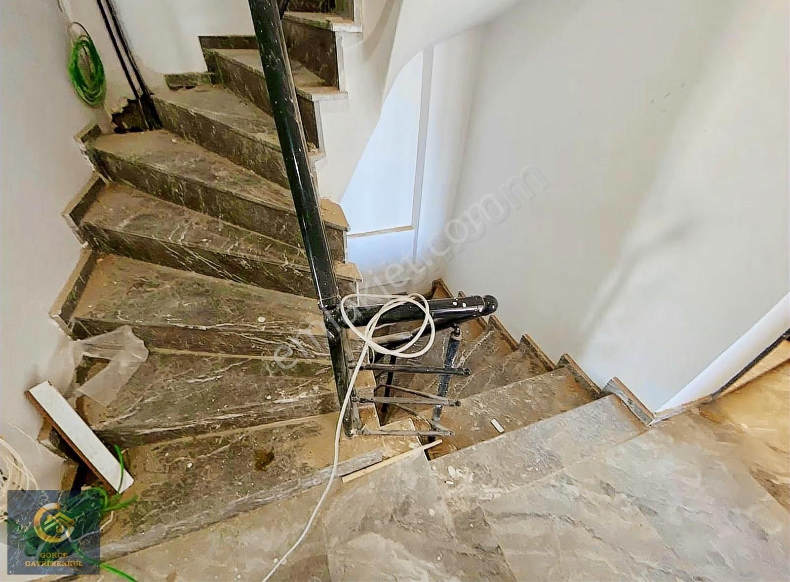 Seyrek Merkez'de 1+1 Net 45 M2 Arakat Ferah Lüx Daire - Görsel 12