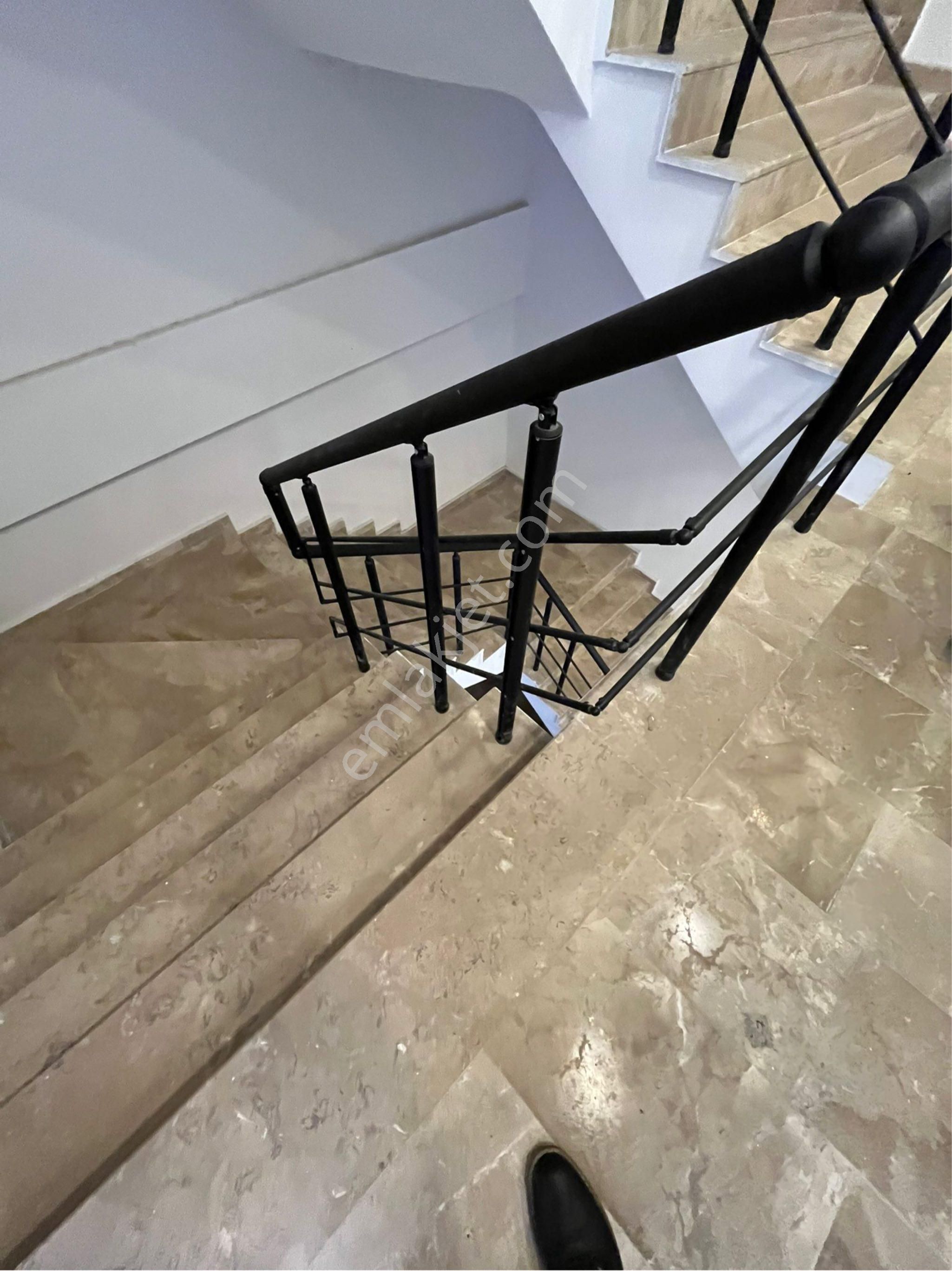 Kuşadası Sıfır Havuzlu Denşz Manzaralı 1 Artı Bir - Görsel 9