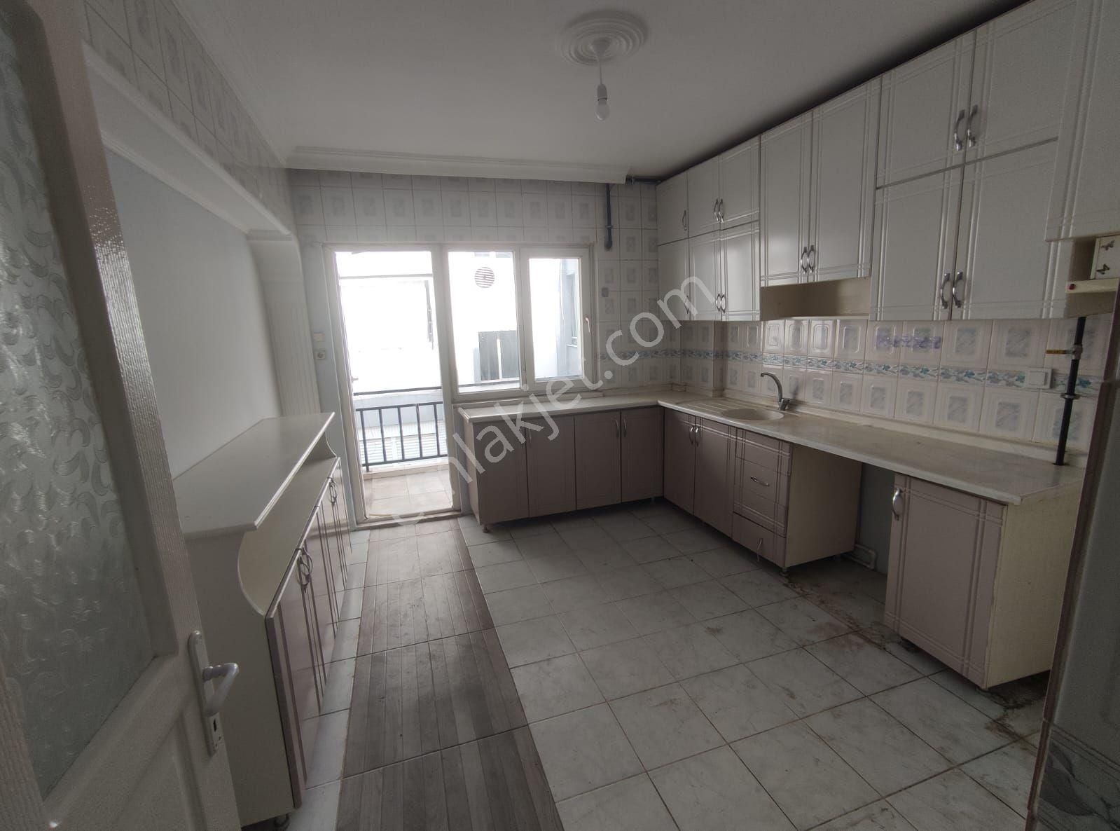 Kiralik Daire Yıldıztepe Mah.kanalyolu Mevkii 3+1 Doğalgazlı 140 M2 Asansörlü Ara Kat - Görsel 14