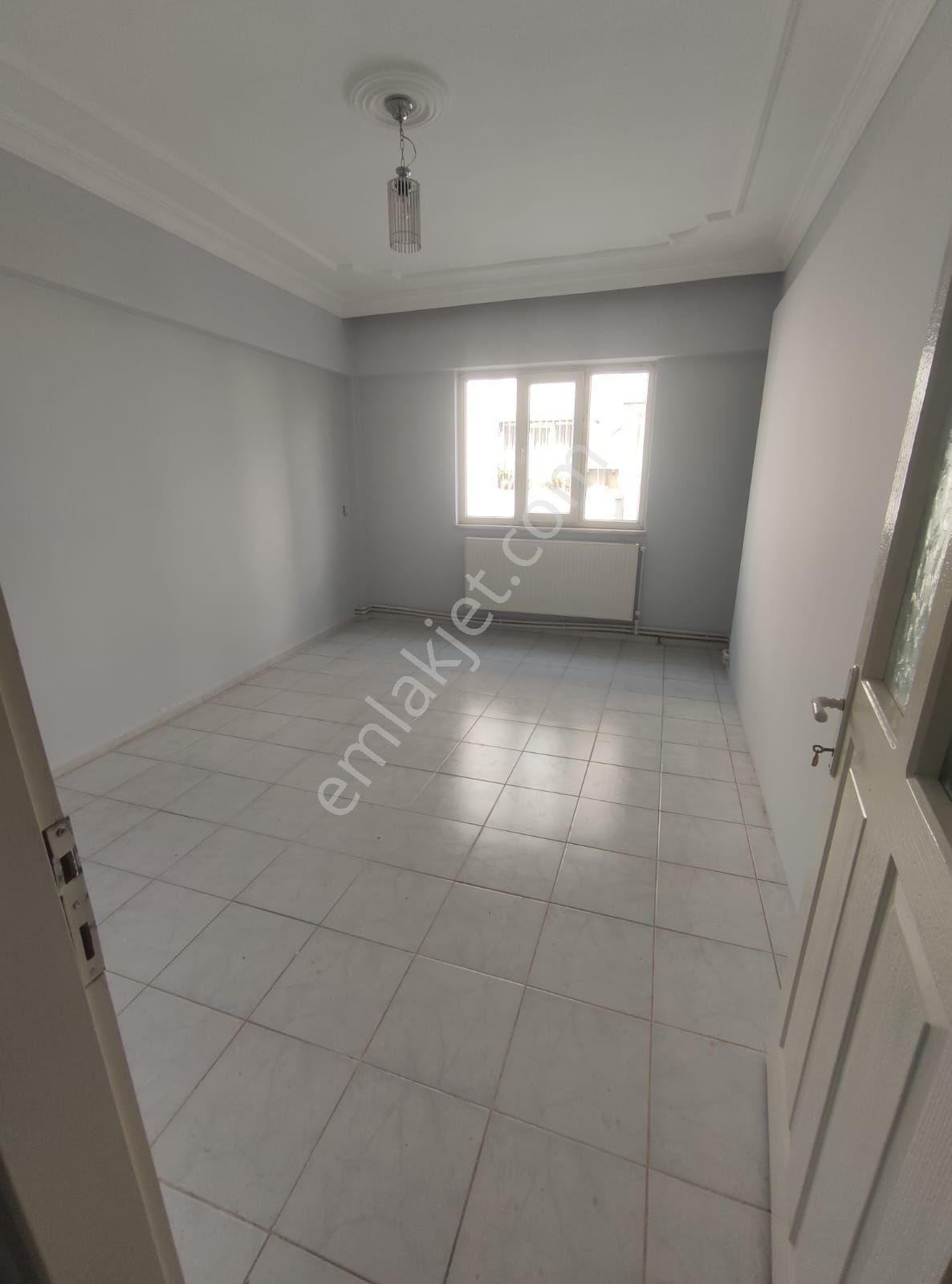 Kiralik Daire Yıldıztepe Mah.kanalyolu Mevkii 3+1 Doğalgazlı 140 M2 Asansörlü Ara Kat - Görsel 17