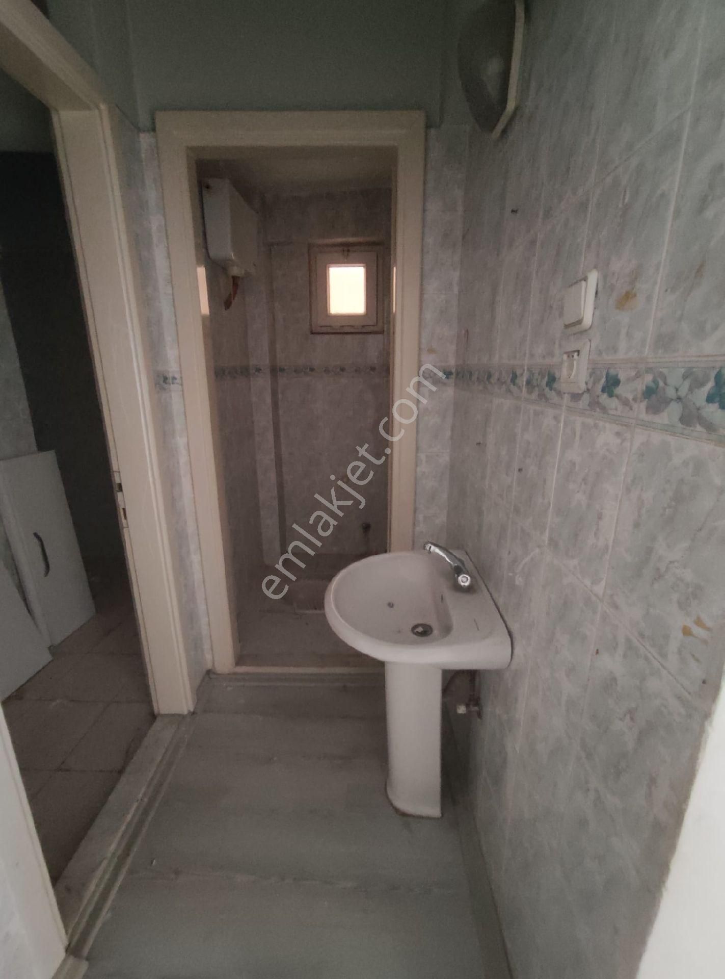Kiralik Daire Yıldıztepe Mah.kanalyolu Mevkii 3+1 Doğalgazlı 140 M2 Asansörlü Ara Kat - Görsel 3