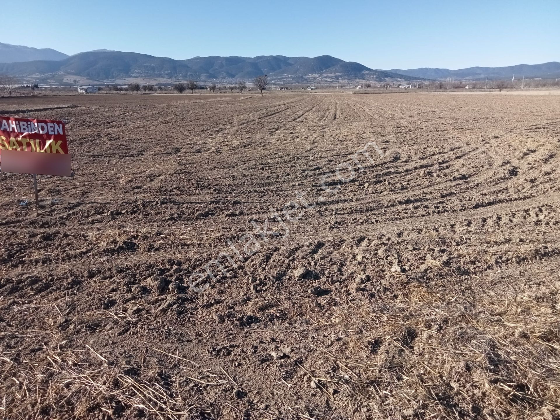 Antalya Bozova'da Yatırımlık Dev Arazi!