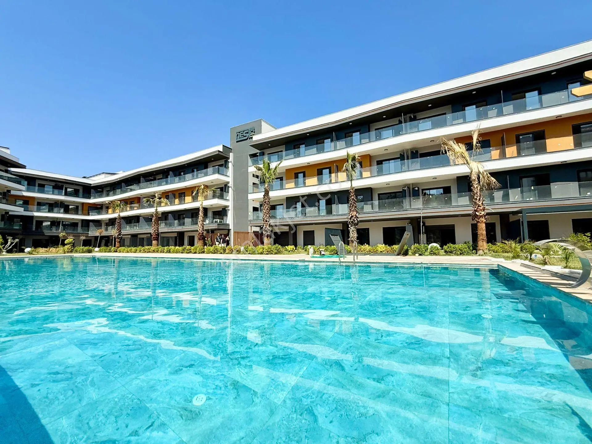 Güvenlık-havuz-bahçe-kapalı Otopark-doğalgaz(kombi)-sosyal Alan-modern-ultra Lüx-fırsat Daireler