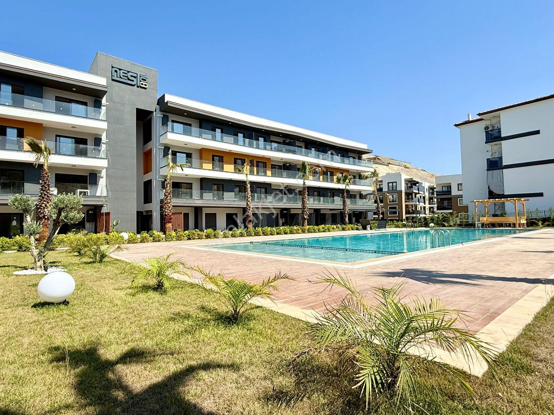Güvenlık-havuz-bahçe-kapalı Otopark-doğalgaz(kombi)-sosyal Alan-modern-ultra Lüx-fırsat Daireler - Görsel 12
