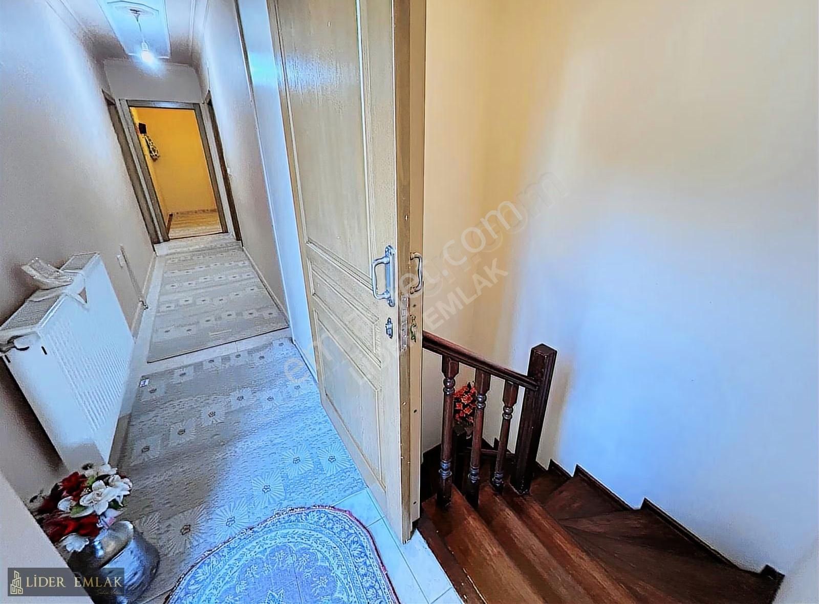 Güneşevlerde Ön Cephe Çift Girişli 6+1 Teraslı Dublex - Görsel 26