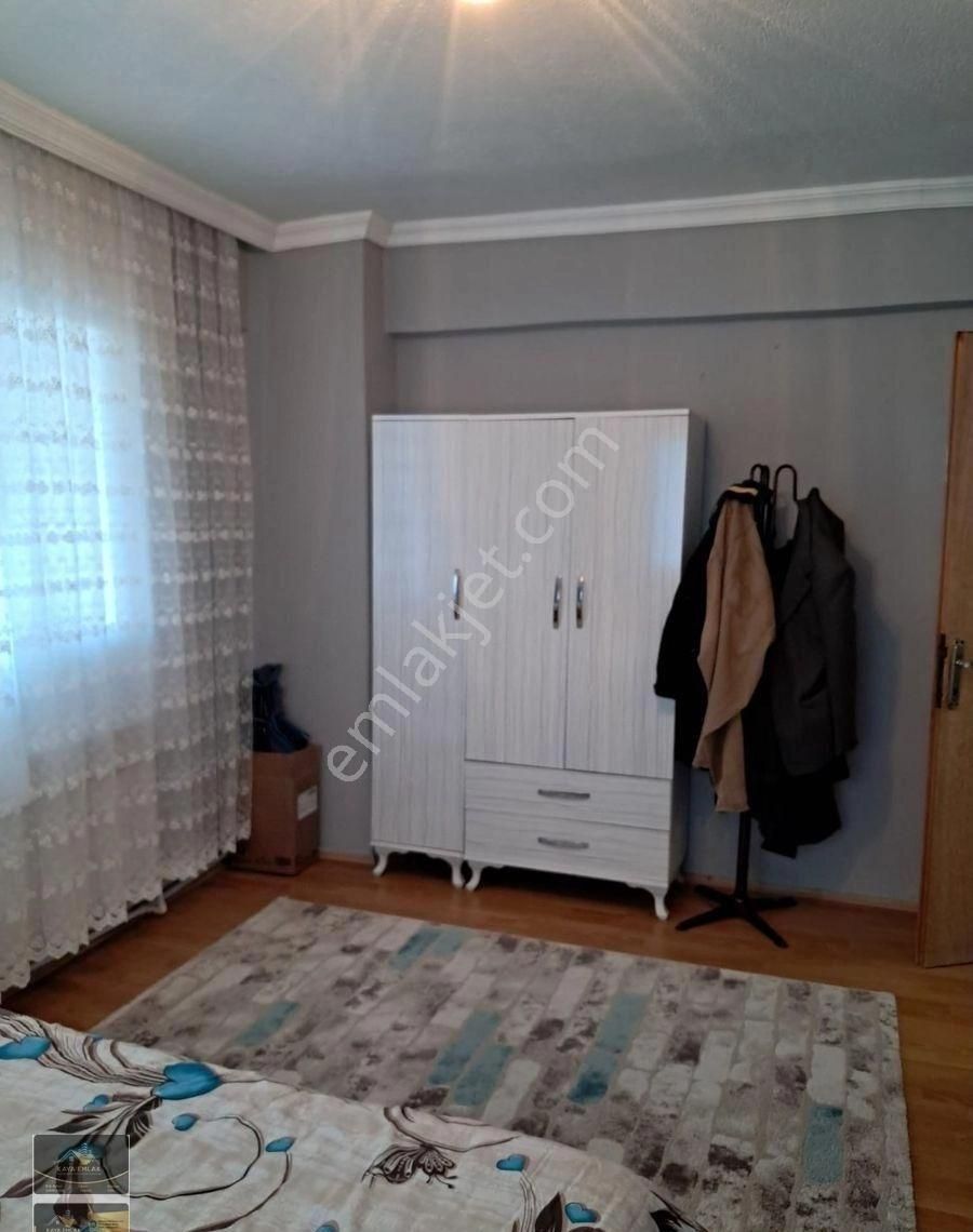 Kemalpaşanın Merkezinde 160m2 Doğalgazlı 3+1 Acil Satılık Daire - Görsel 14