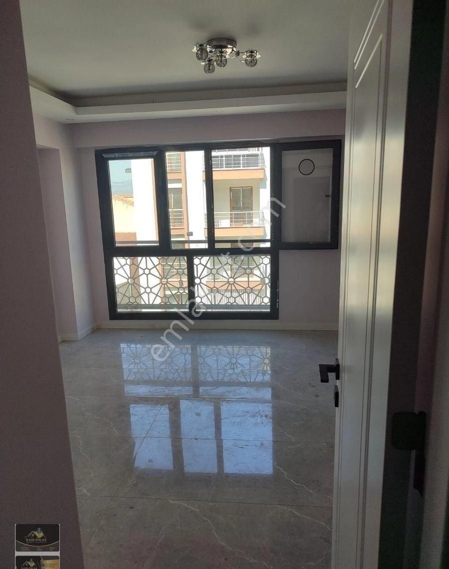 Kemalpaşanın Merkezinde Satılık Daire 1+1 Yeni Sıfır Asansörlü - Görsel 12