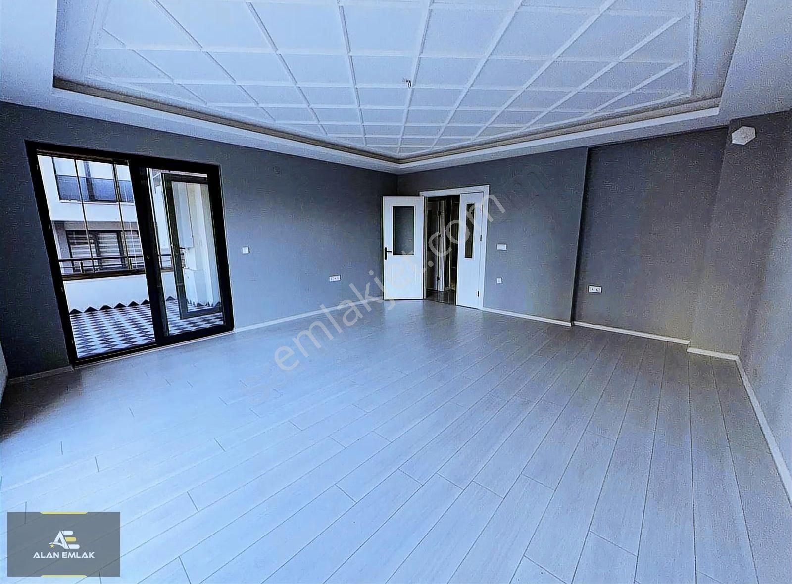 Alan Emlak; Ara Kat, Deniz Manzaralı, Ultra Lüks, Ebeveyn Banyol