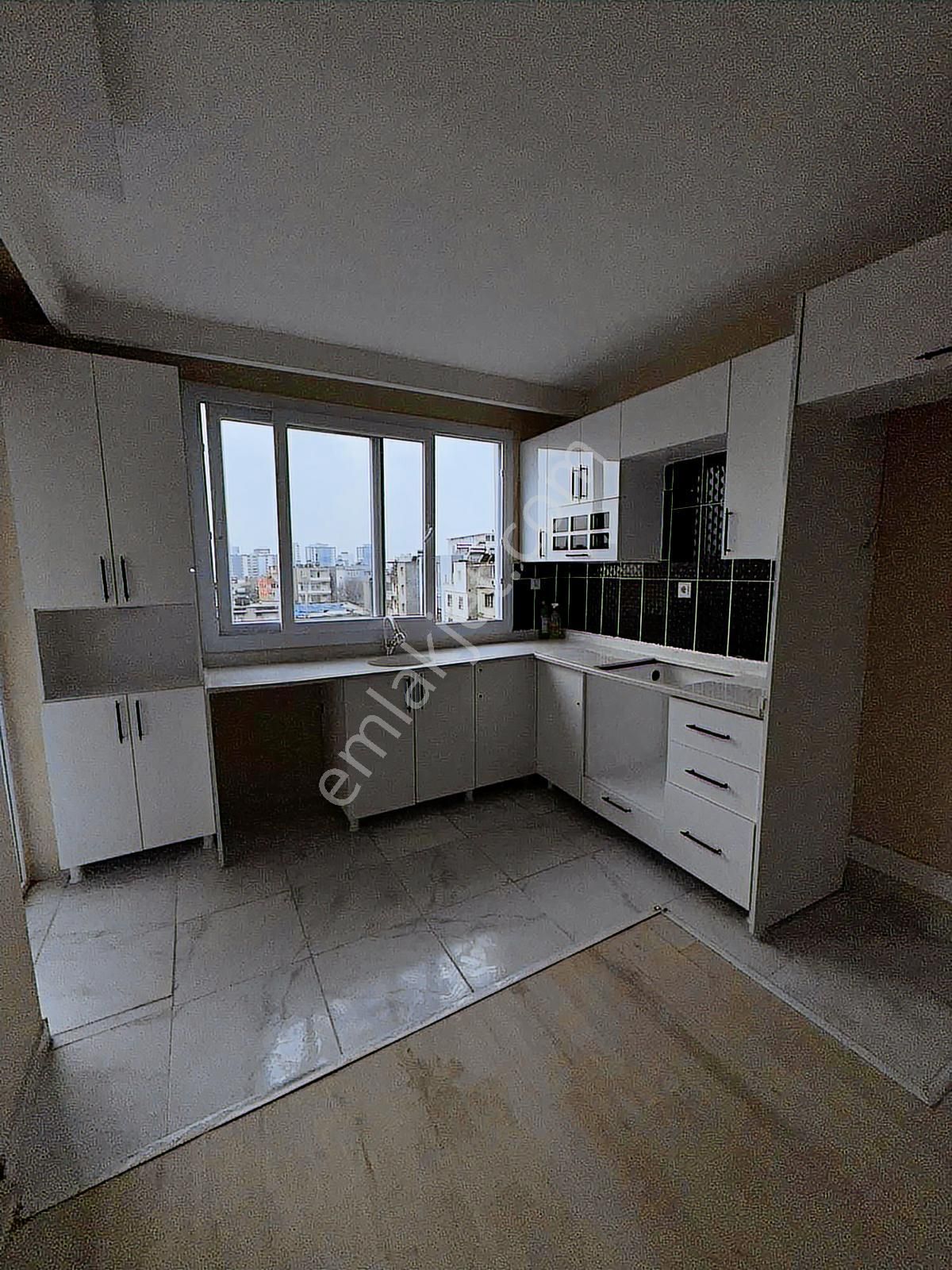 Hemen Taşınmaya Hazır! Fatih Mahallesi Site İçi 2+1 Kiralık