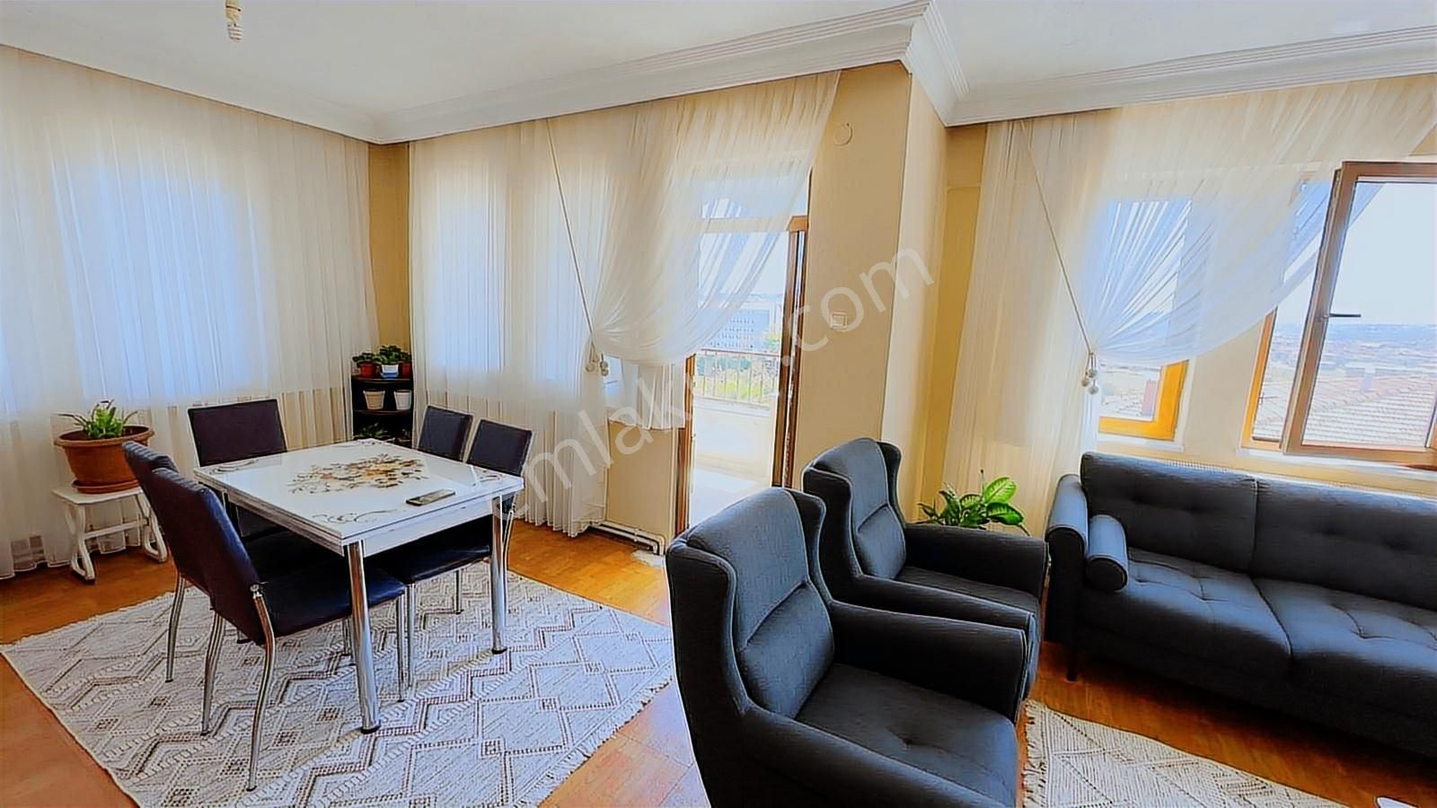 Merkez Orduyeri Site İçinde Satılık Arakat 3+1 Daire Ön Cephe - Görsel 3