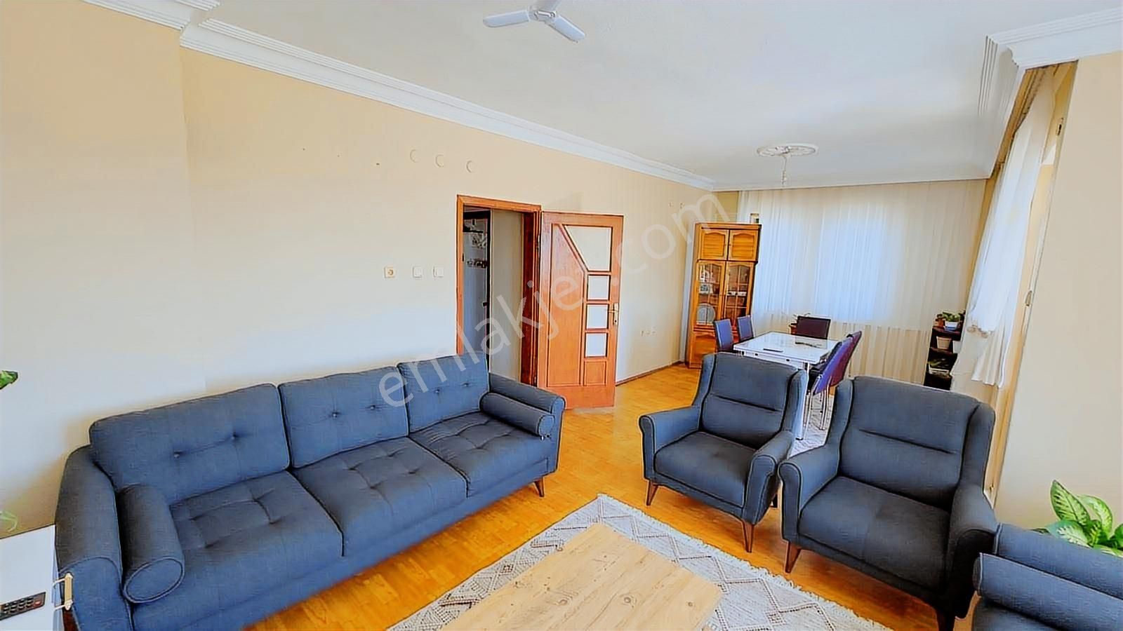 Merkez Orduyeri Site İçinde Satılık Arakat 3+1 Daire Ön Cephe - Görsel 4