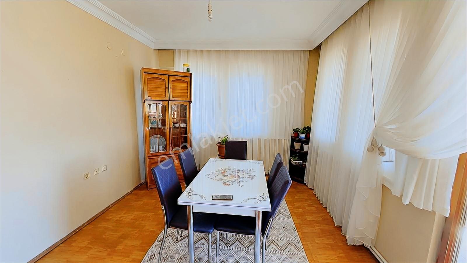 Merkez Orduyeri Site İçinde Satılık Arakat 3+1 Daire Ön Cephe - Görsel 5