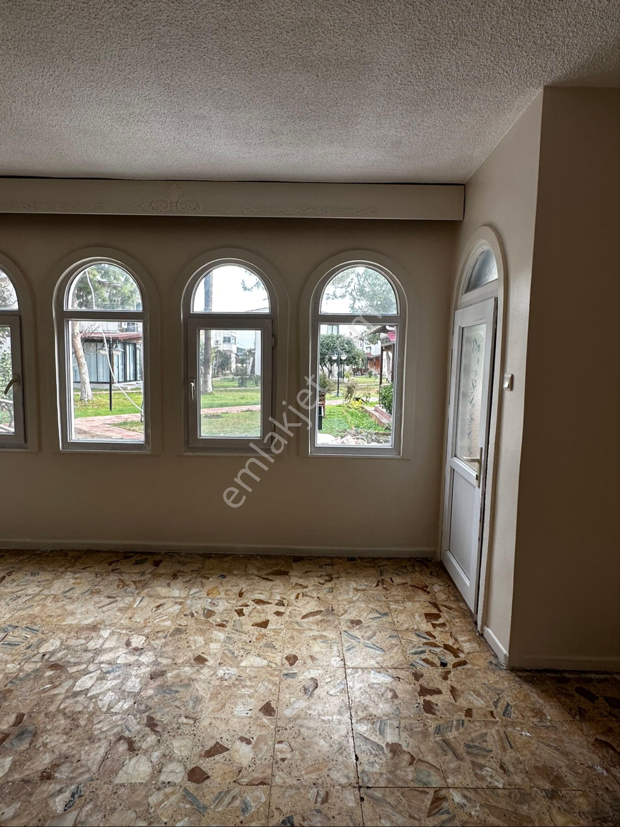 Sahibinden Çesmeli Denize Sifir Site Içi Bahçeli 2+1 Villa - Görsel 8