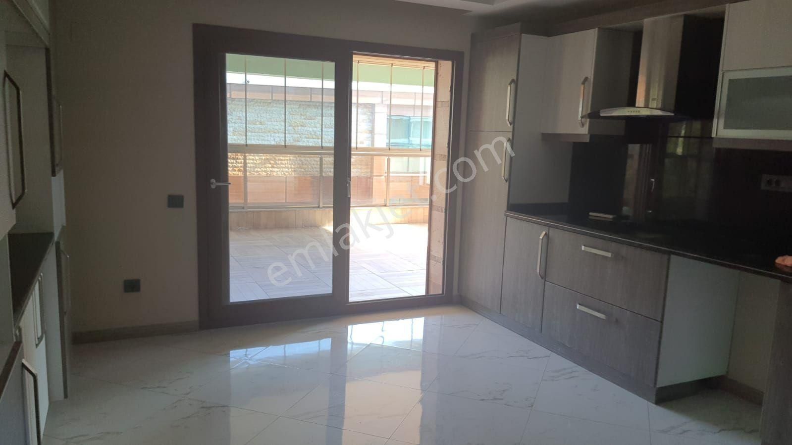 Kuşadası Ege Mahallesi Trend Royal 2 - Görsel 24