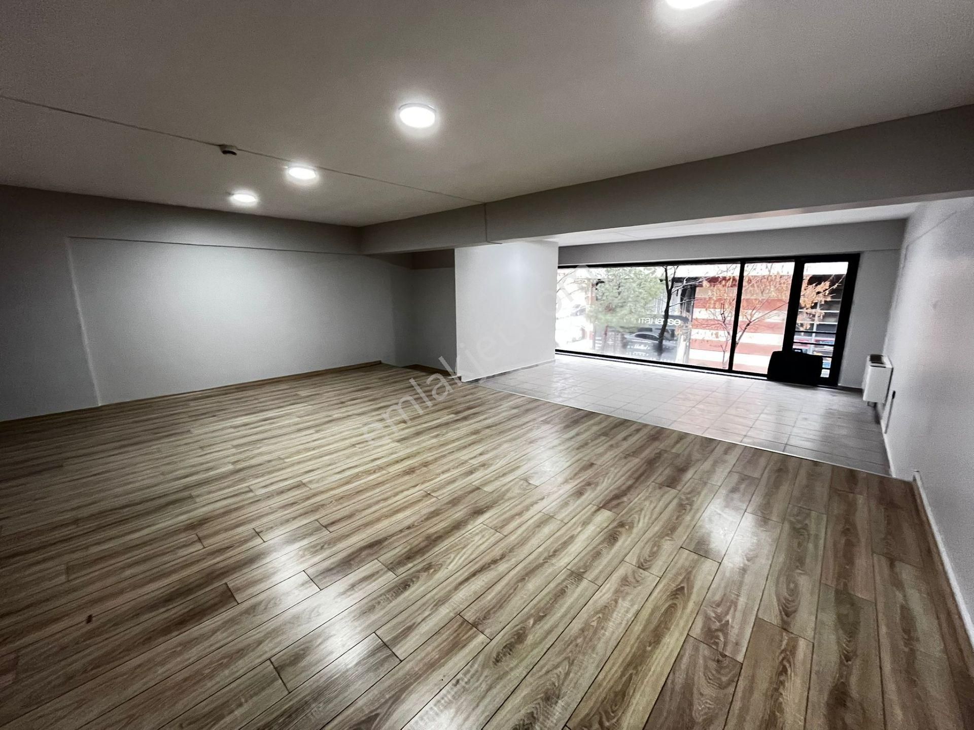 Tekstilkent Emlaktan Lüks Yapılı Masrafsız 210m2 Kiralık İş Yeri - Görsel 6