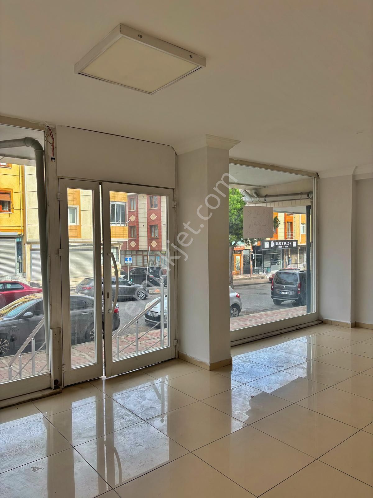 Kiralık Dükkan Cadde Üzeri - Görsel 2