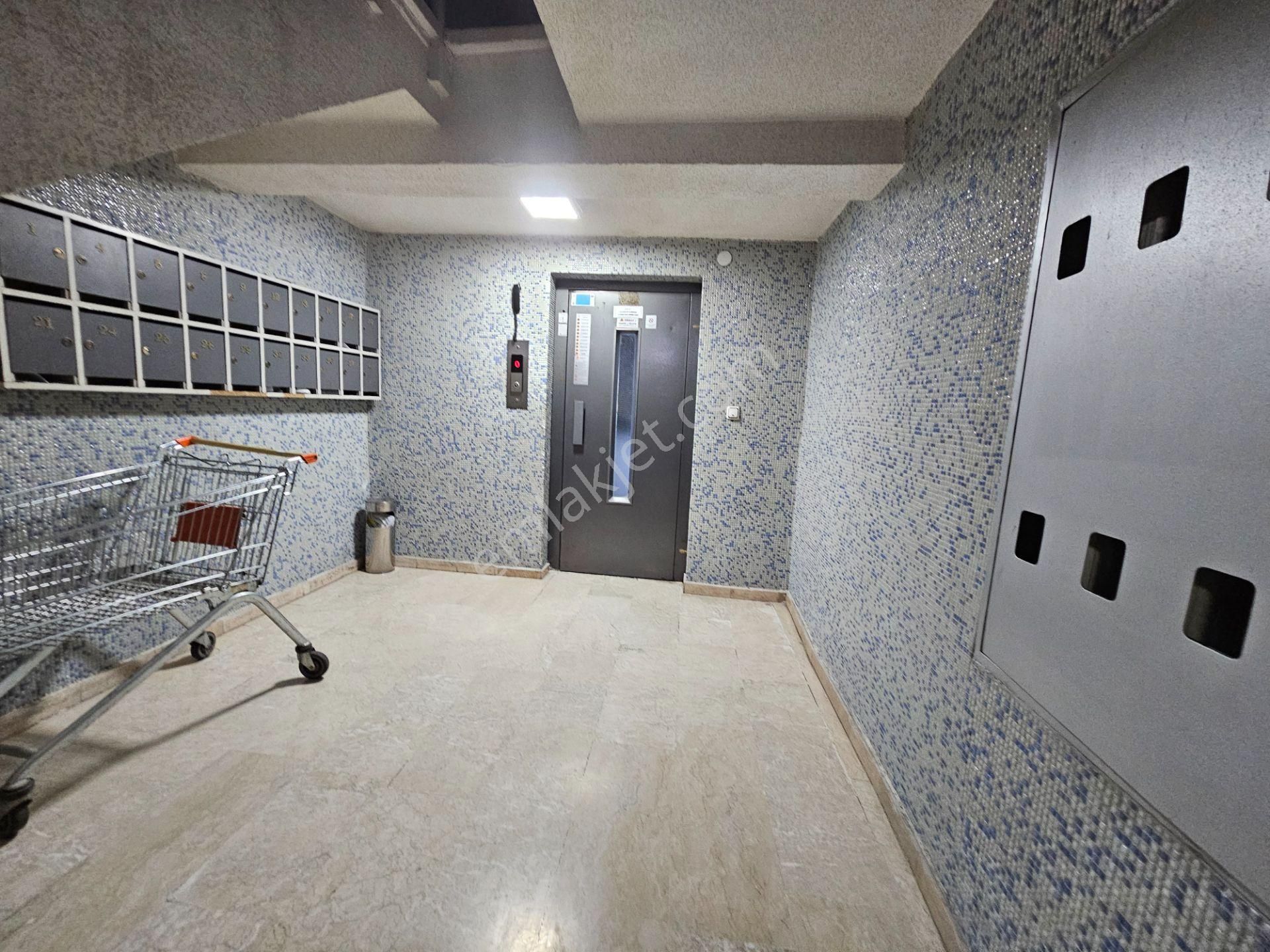 Bağdat Caddesi Yakını Yenimahalle Demetevlerde Köklü Sitede - Görsel 31