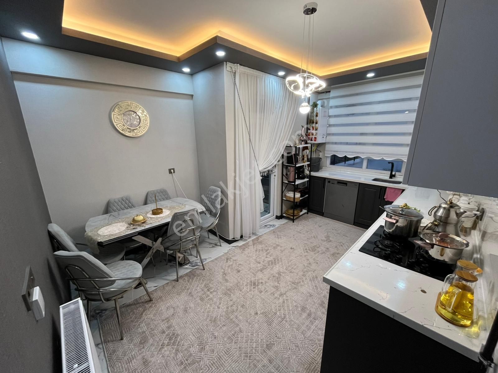 Ataparkta Merkezi Konumda Çift Balkonlu Sıfır Bina - Görsel 8