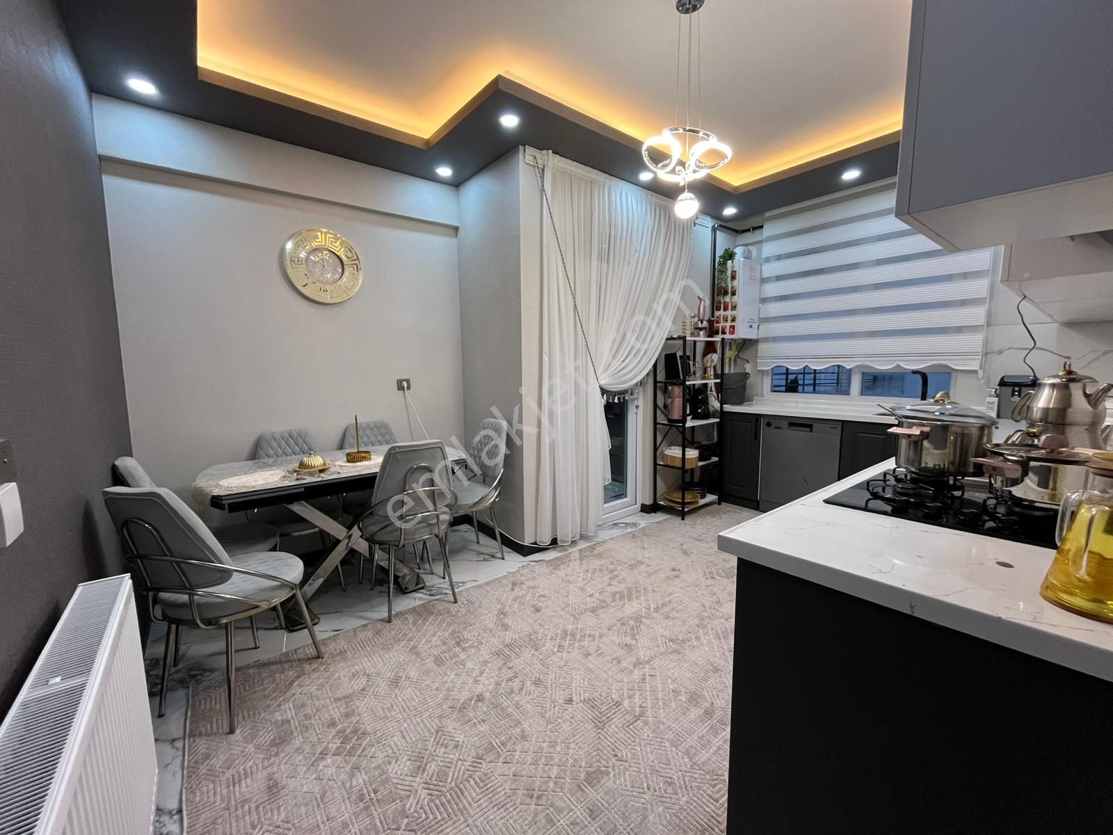 Ataparkta Merkezi Konumda Çift Balkonlu Sıfır Bina - Görsel 12