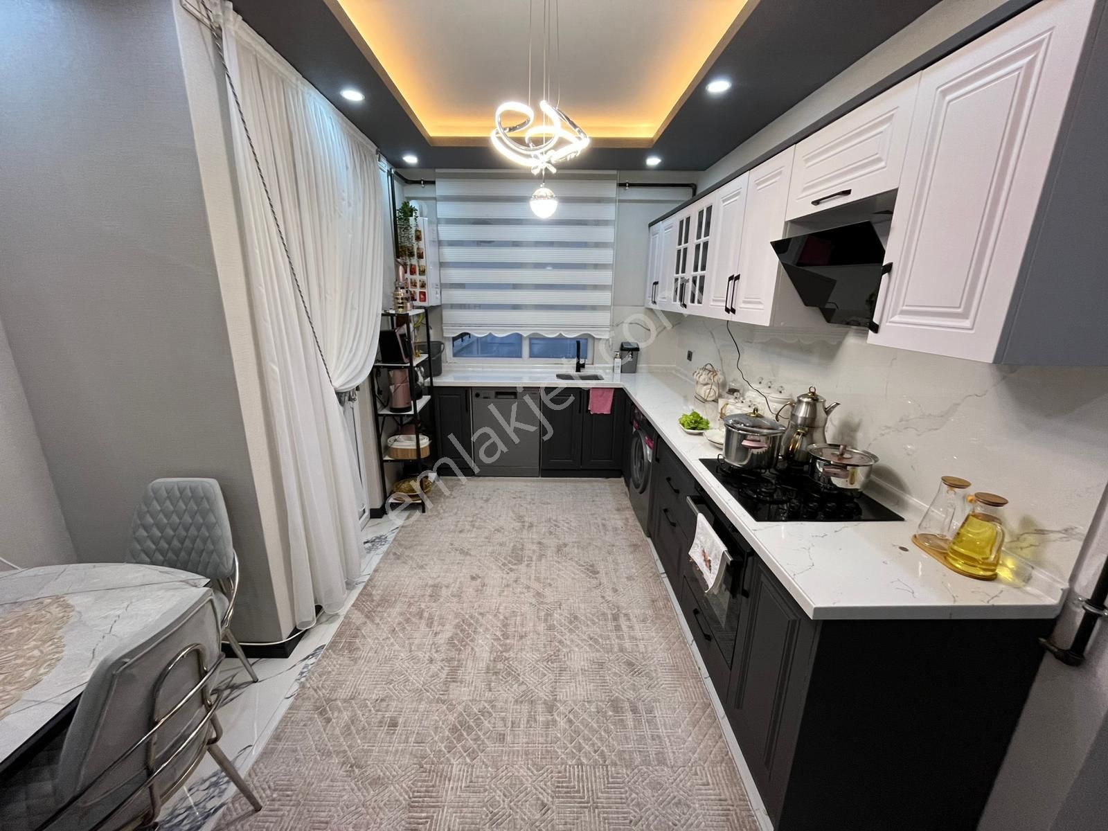 Ataparkta Merkezi Konumda Çift Balkonlu Sıfır Bina - Görsel 10