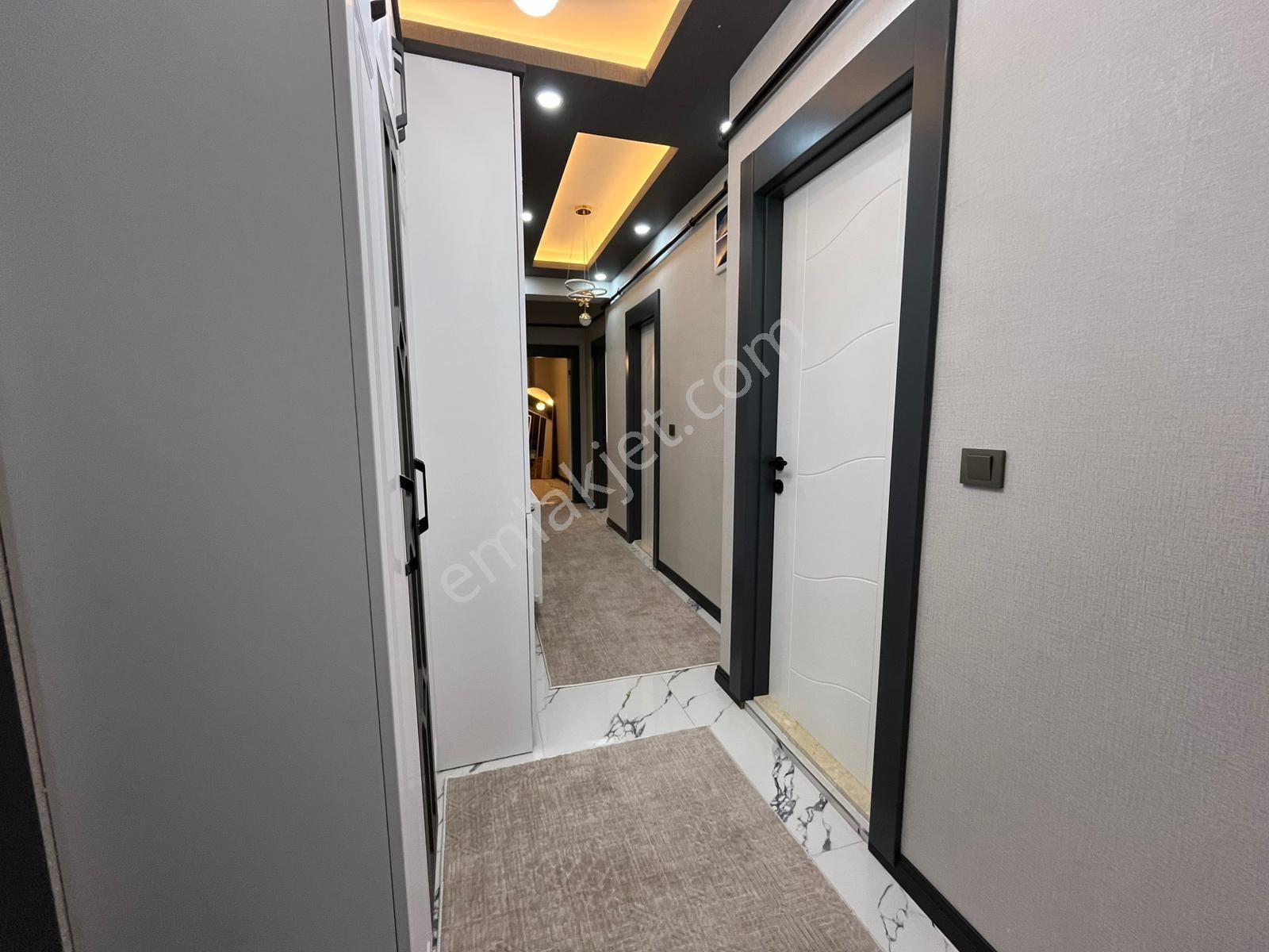 Ataparkta Merkezi Konumda Çift Balkonlu Sıfır Bina - Görsel 29