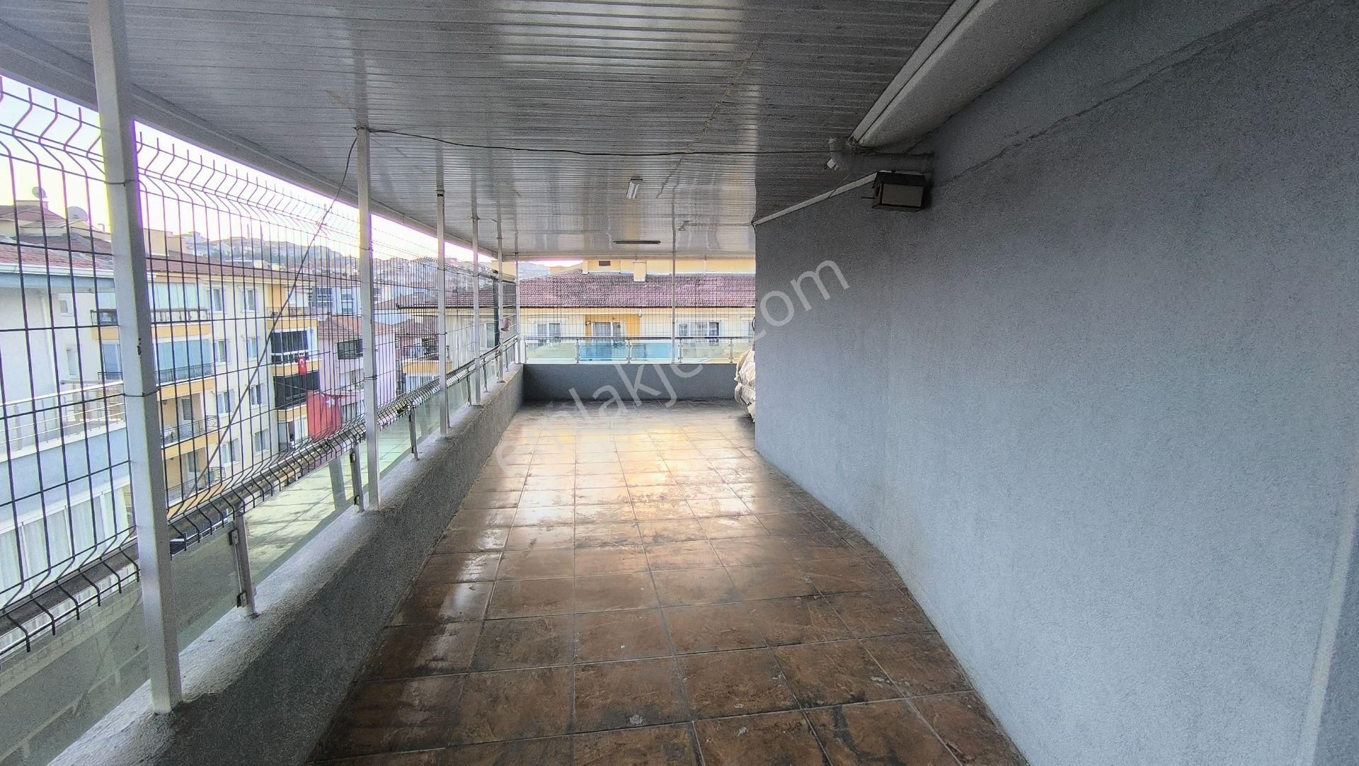 Yılmaz Gayrimenkulden Kacırılmayacak Teras Asansorlü 5+1 Fırsat Dairesi - Görsel 11