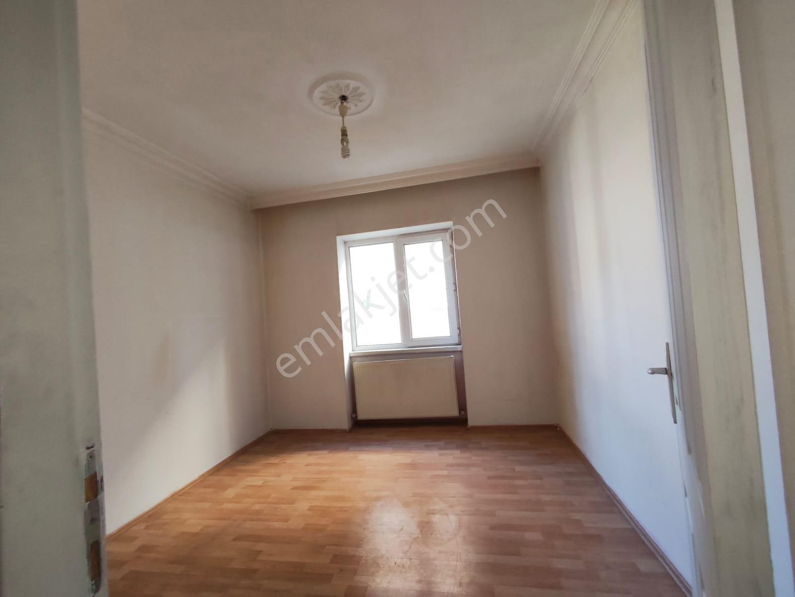 Yılmaz Gayrimenkulden Ön Cephe 1 Kat 15 Yıllık Kacırılmayacak 3+1 Fırsat Dairesi - Görsel 24