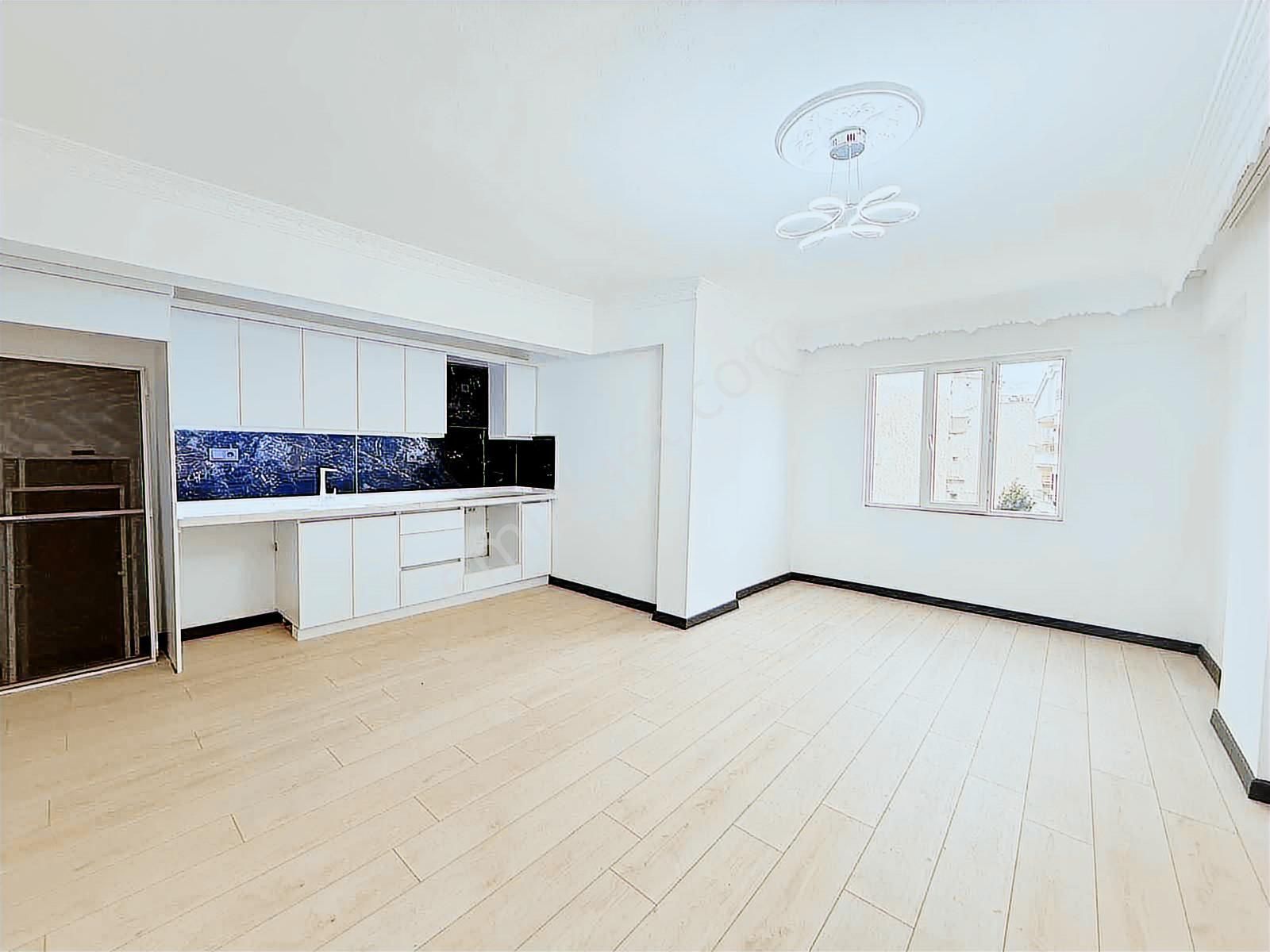 Didim Çamlıkta Satılık 2+1 Arakat Ön Cephe Plaja Yakın Daire