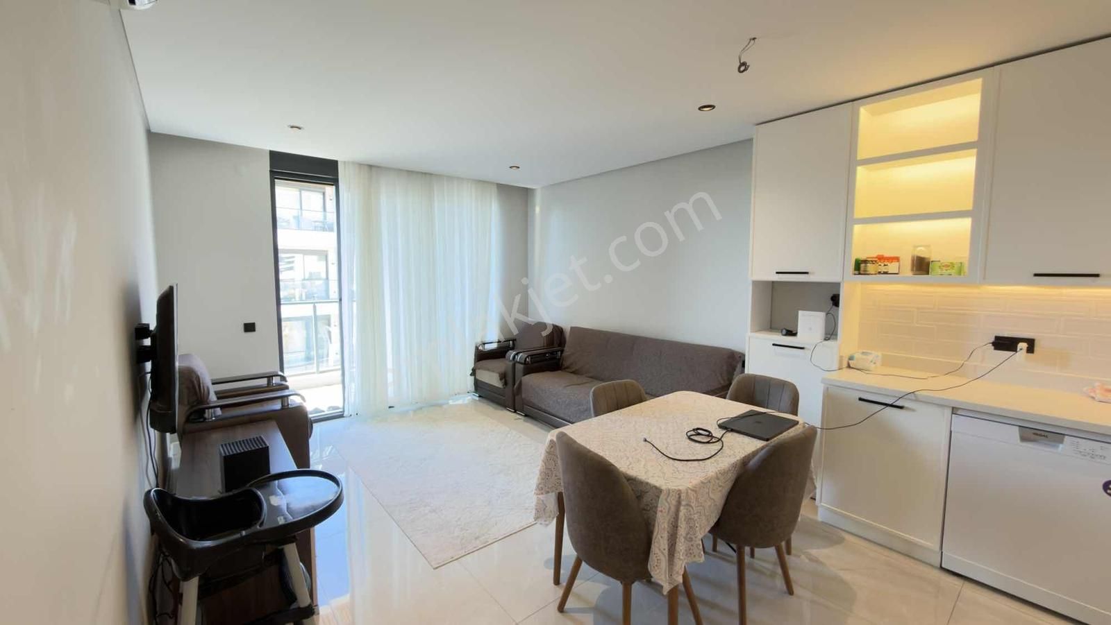 Alanya Oba Çarşamba'da Full Aktiviteli Ultra Lüks Kiralık Daire