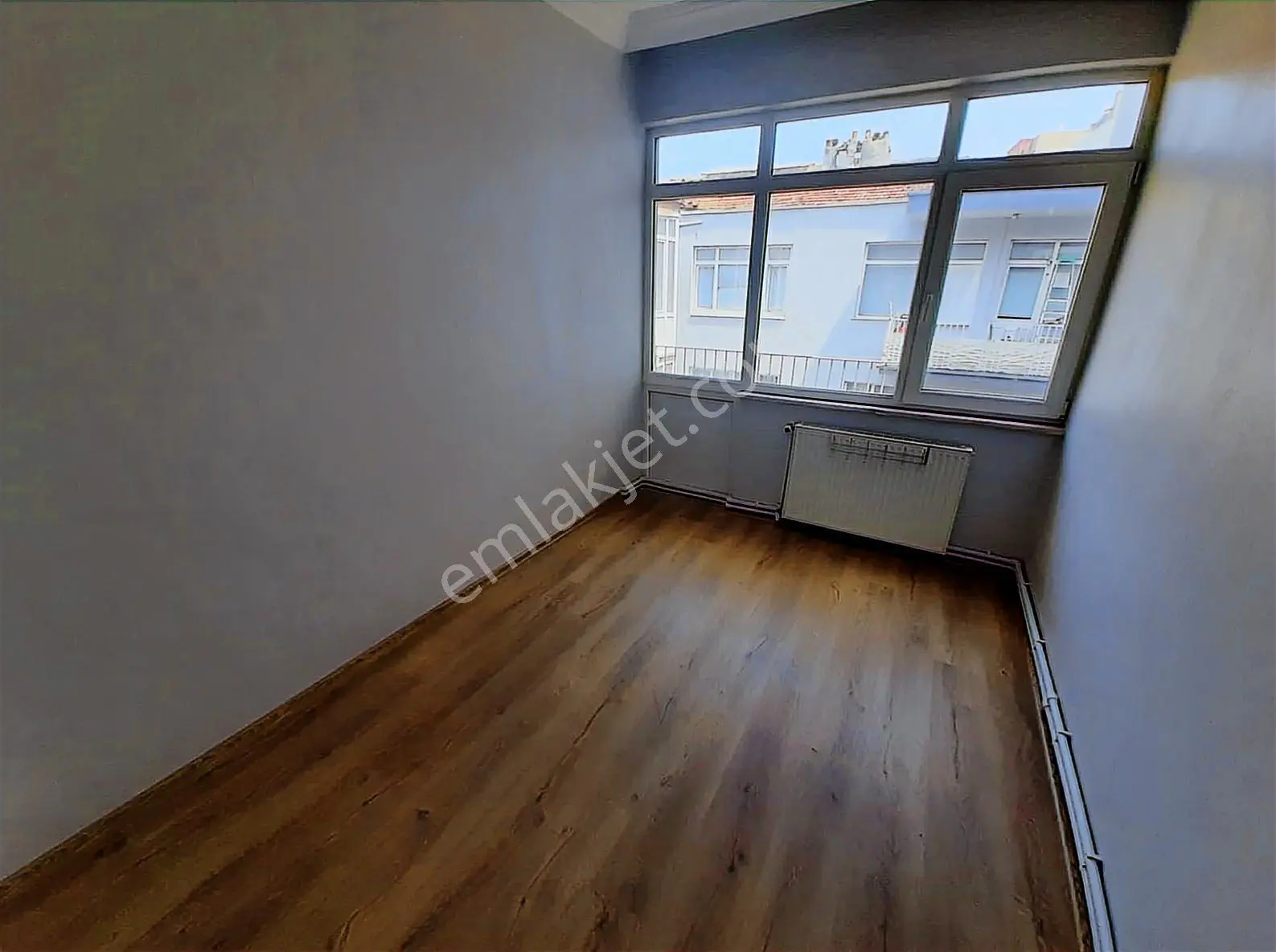 Çiftlik Mahallesinde Lise Caddesine Çok Yakın Satılık 2+1 Daire - Görsel 4