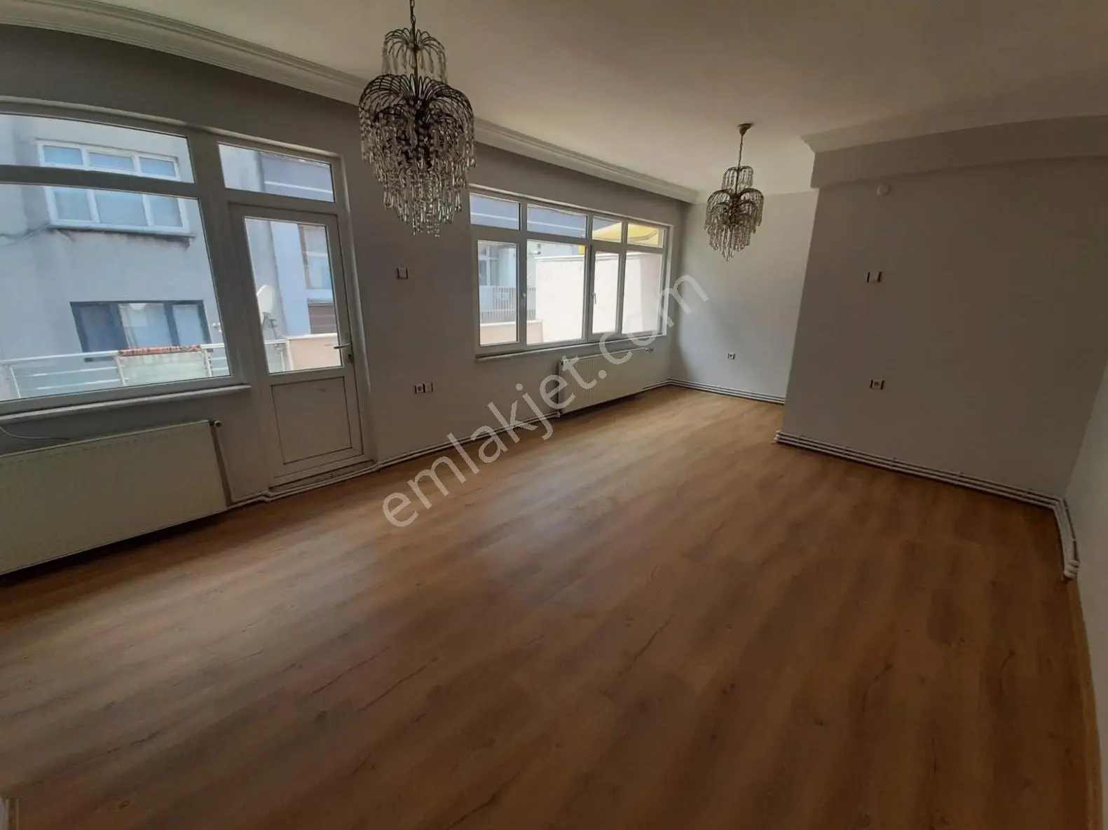 Çiftlik Mahallesinde Lise Caddesine Çok Yakın Satılık 2+1 Daire - Görsel 2