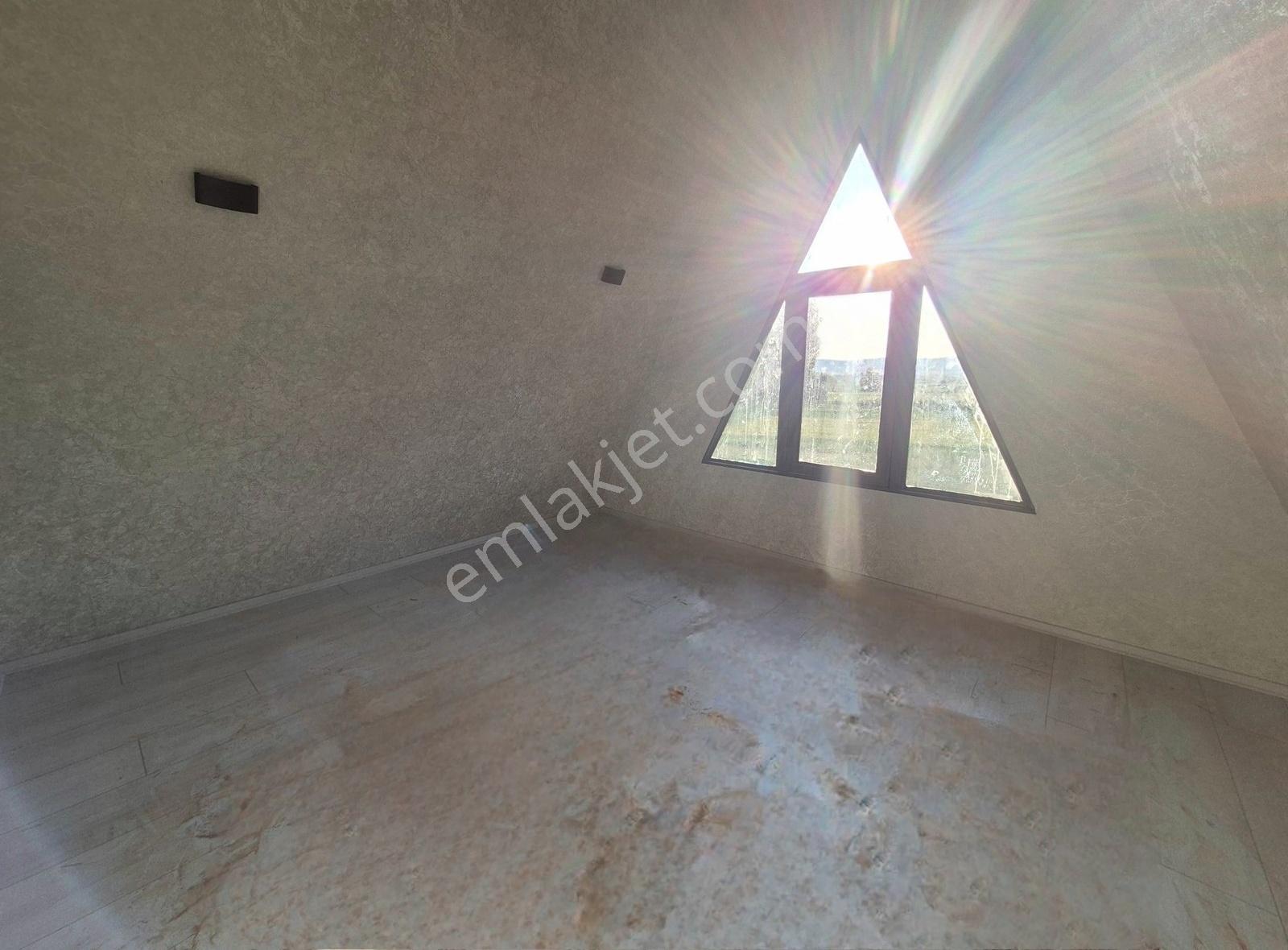 Öz Elit Den Kızılören De Havuzlu Bungalov Evi Olan Satılık Tarla - Görsel 2