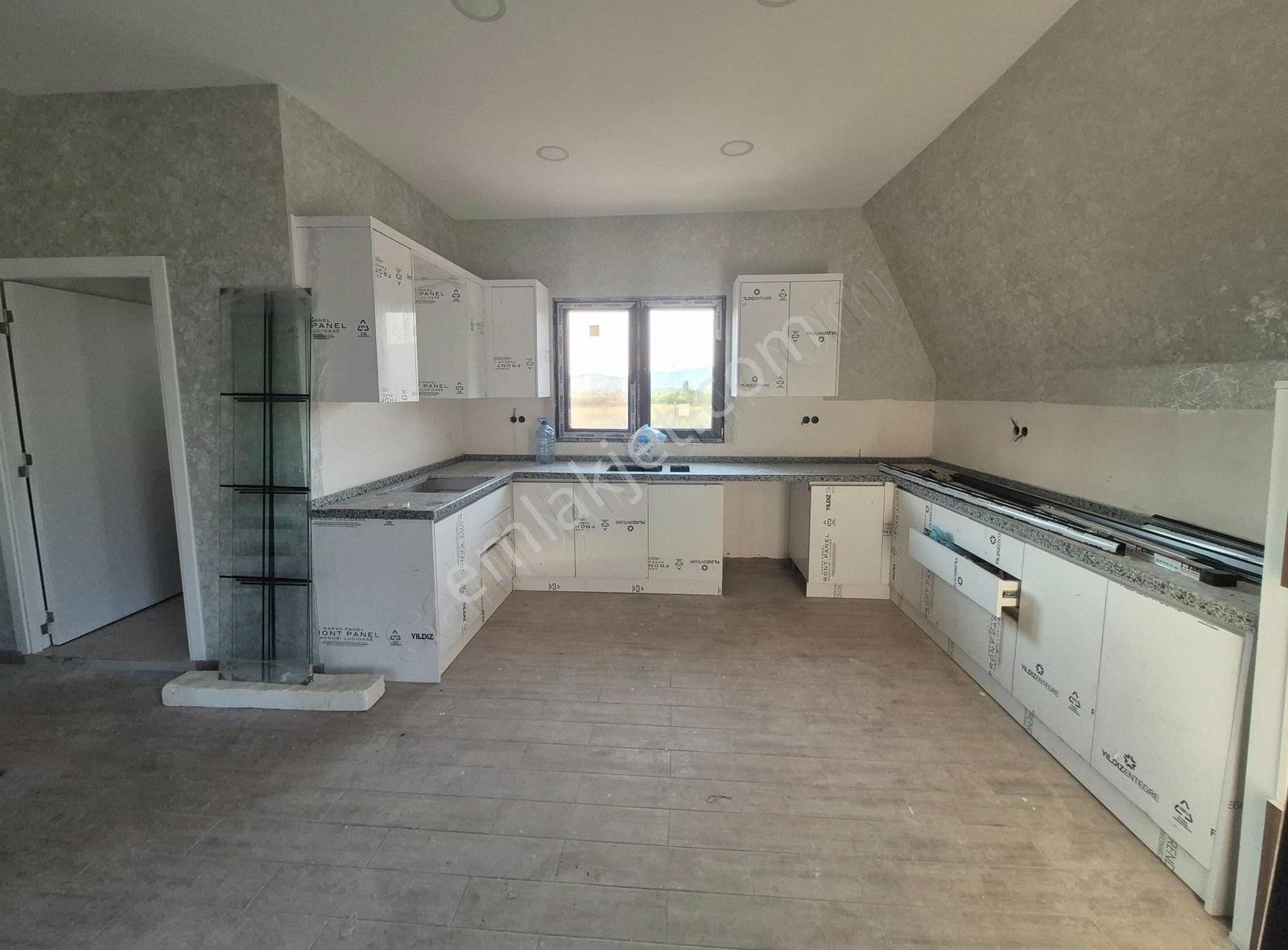 Öz Elit Den Kızılören De Havuzlu Bungalov Evi Olan Satılık Tarla - Görsel 13