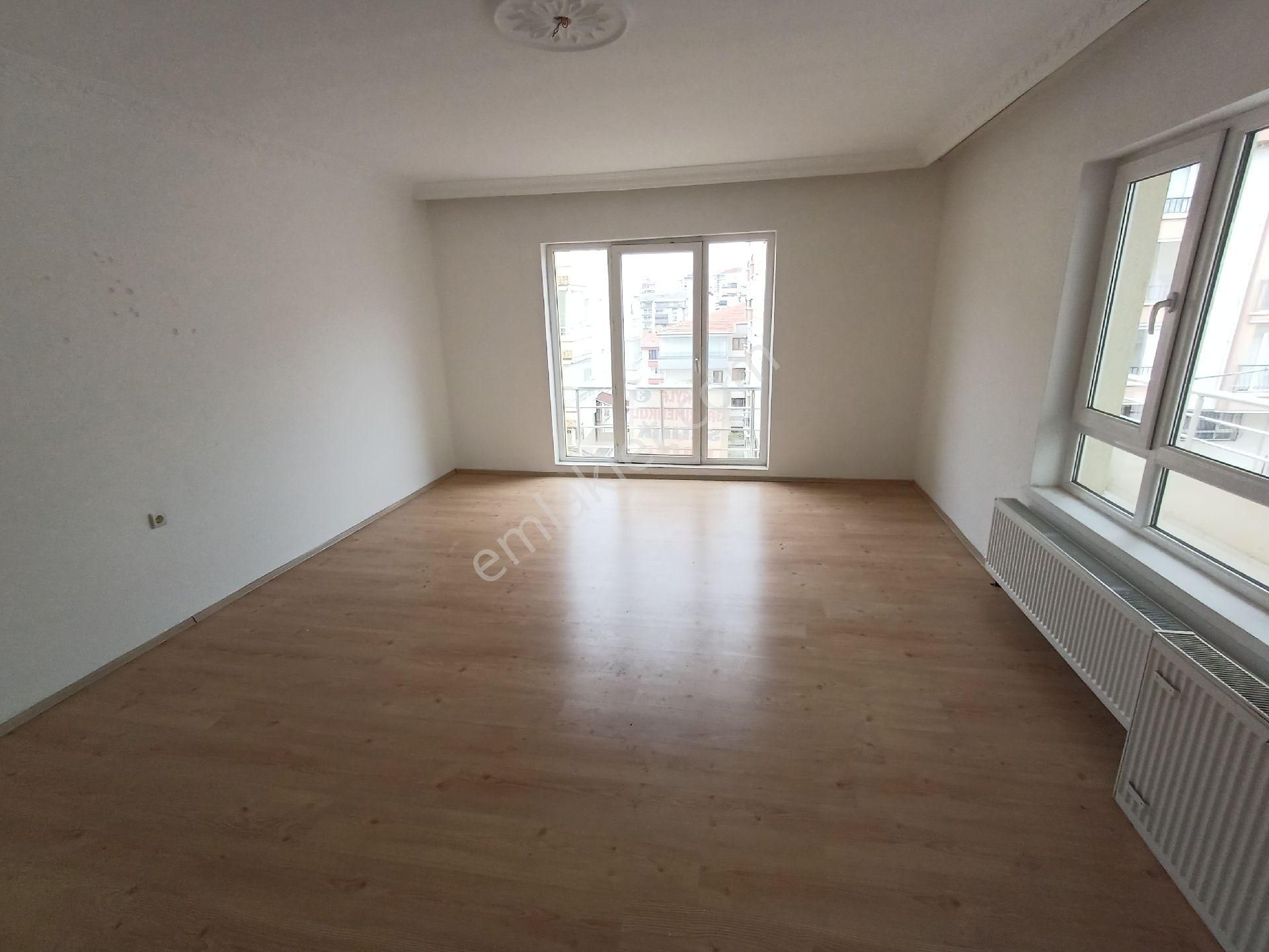 Kalekışladan Cadde Yakını Asansörlü Yalıtımlı Satılık 3+1 Daire