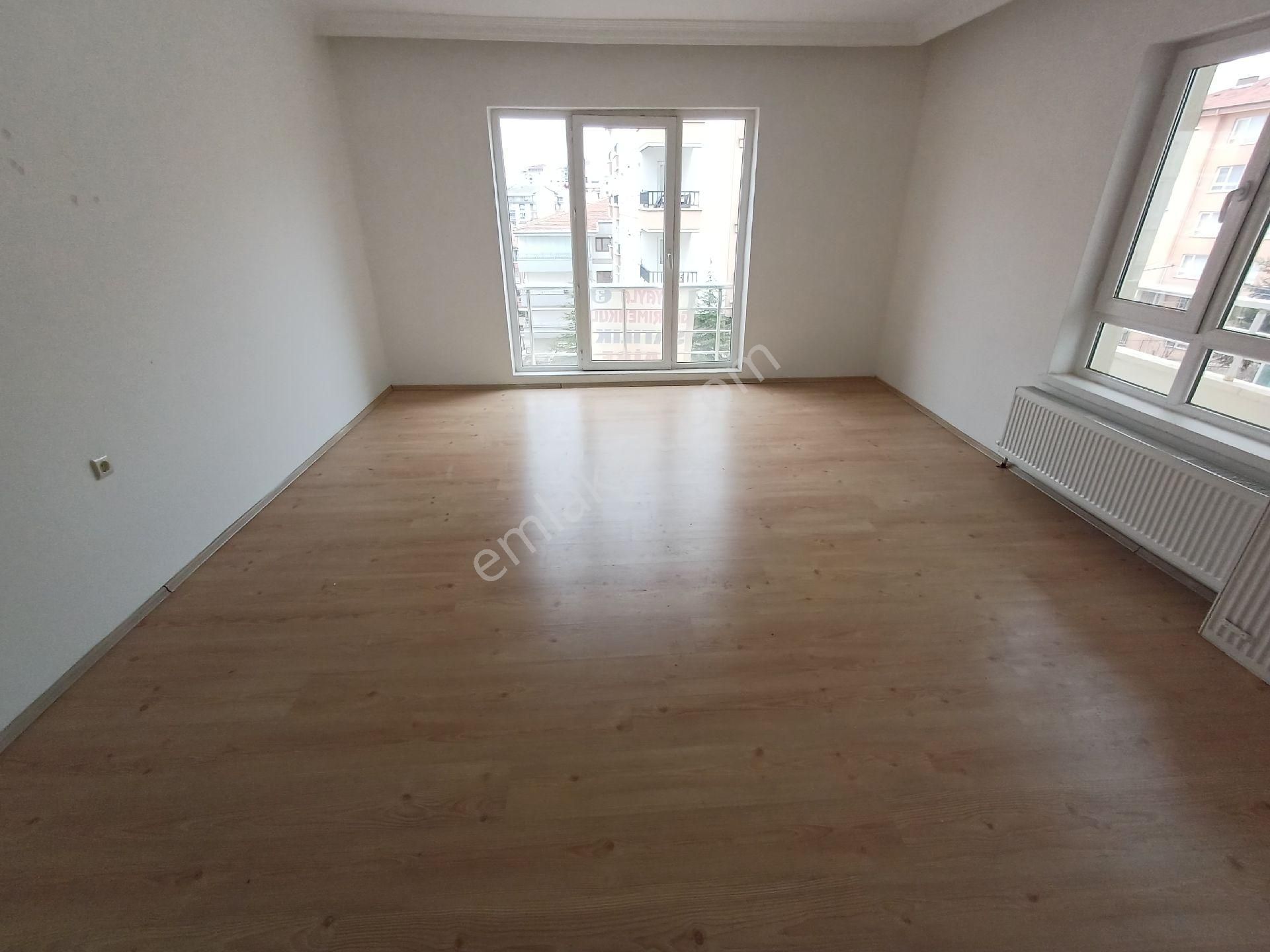 Kalekışladan Cadde Yakını Asansörlü Yalıtımlı Satılık 3+1 Daire - Görsel 2