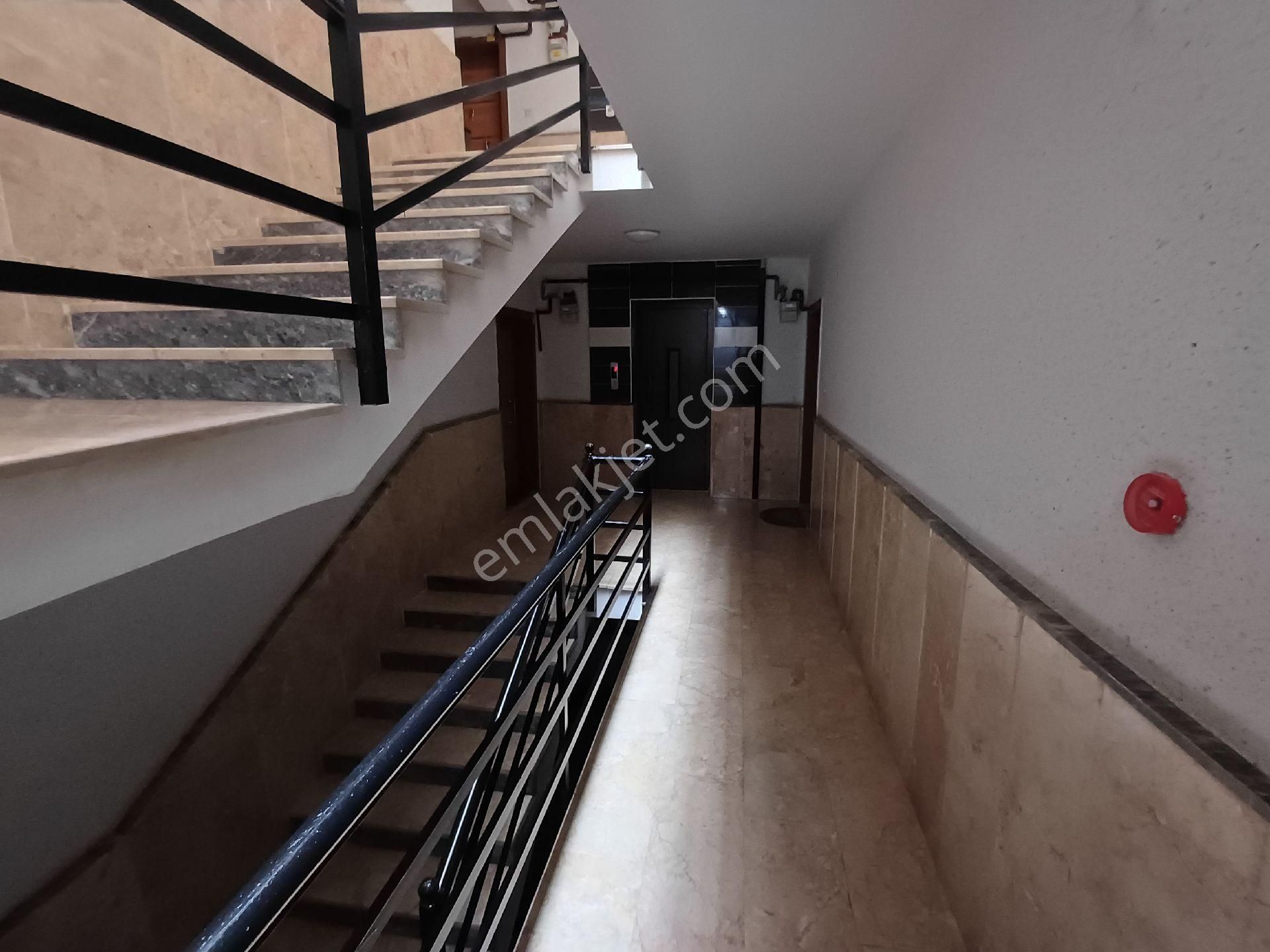 Kalekışladan Cadde Yakını Asansörlü Yalıtımlı Satılık 3+1 Daire - Görsel 25