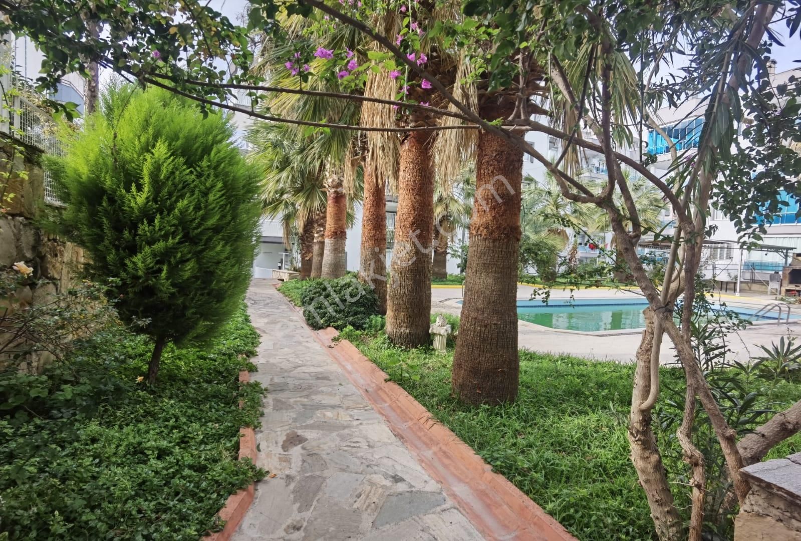 Ege Mahallesinde Doğalgazlı Havuzlu Sitede 3+1 Daire - Görsel 3