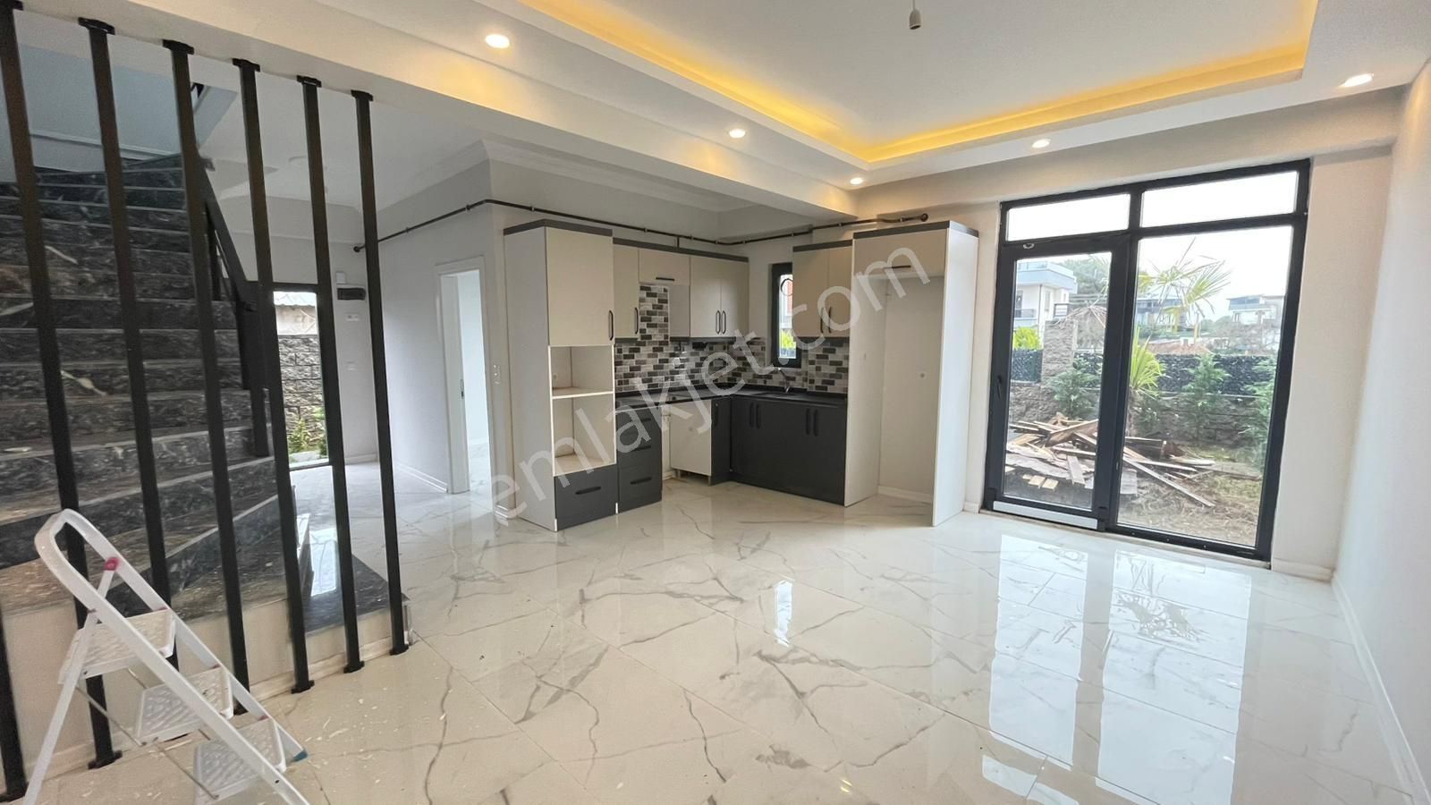 Denize 500 Metre Mesafede Ultra Lüks Hauzlu Villamız - Görsel 18