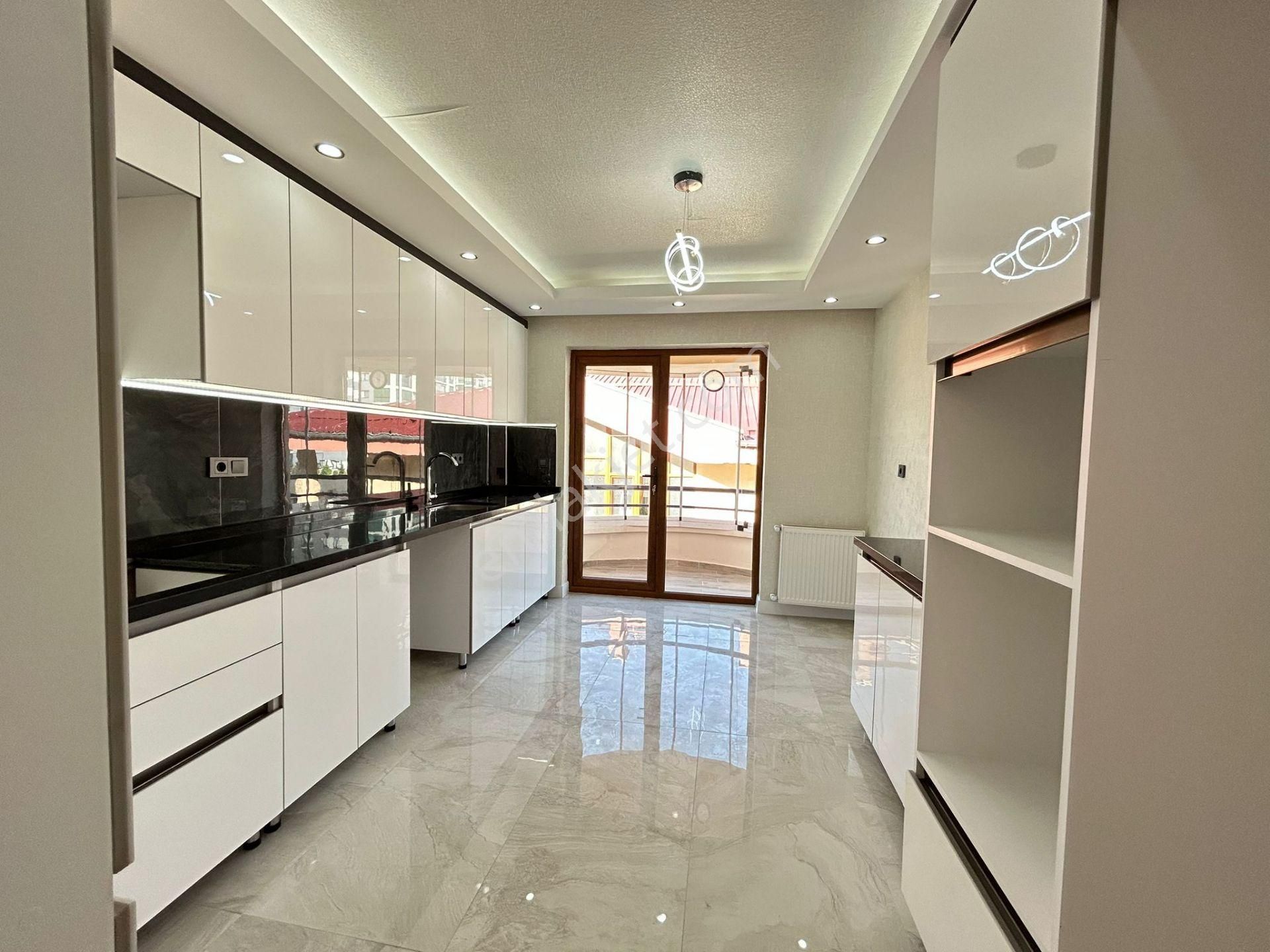 Taner'den Dikmen Caddesinde 4+1 Çift Banyolu Asansörlü Ön Lüks - Görsel 28